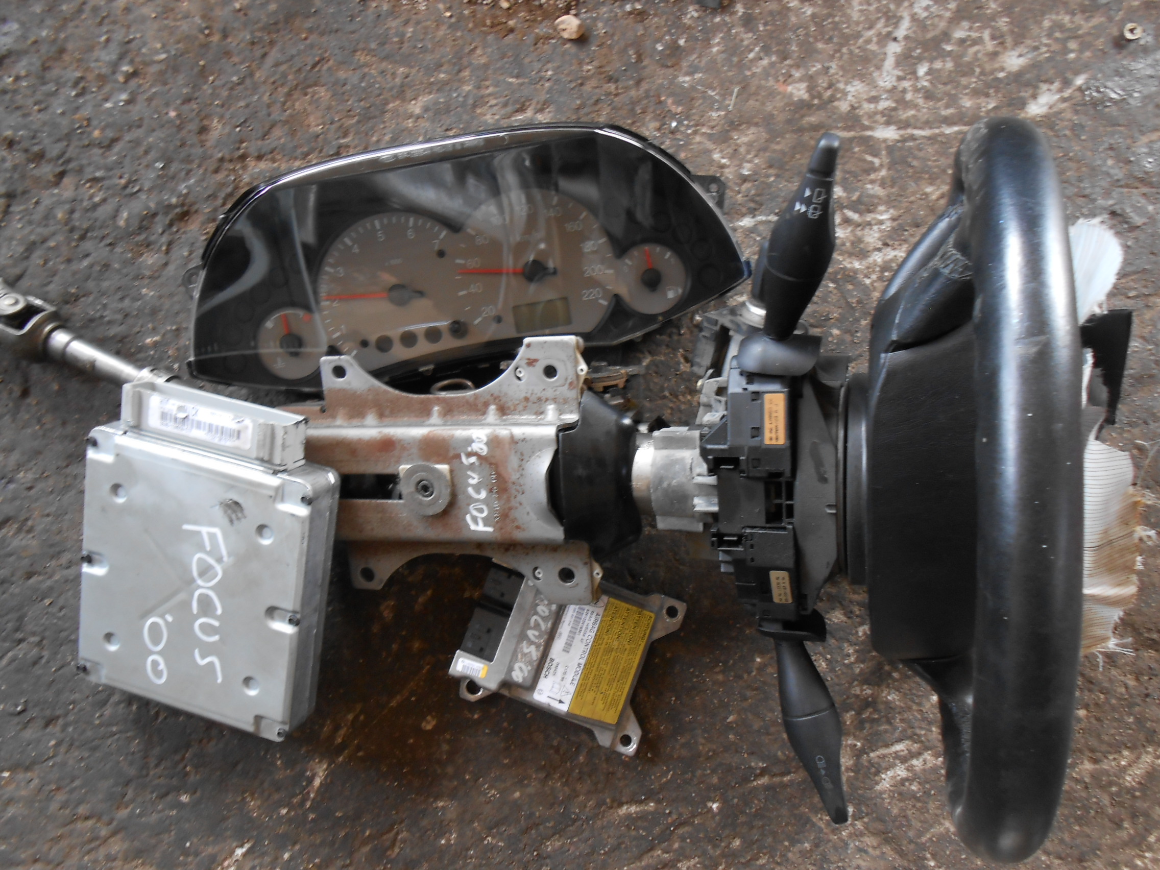Κολώνα Τιμονιού Ford Focus ’01 Προσφορά.