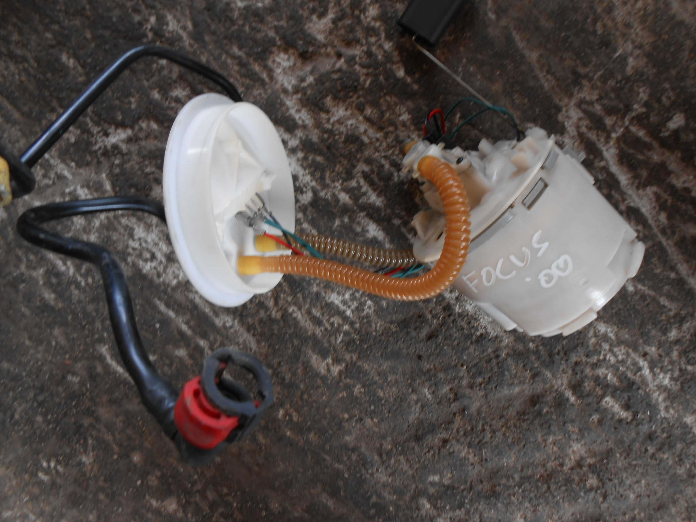 Αντλία Βενζίνης Ford Focus ’01 Προσφορά.