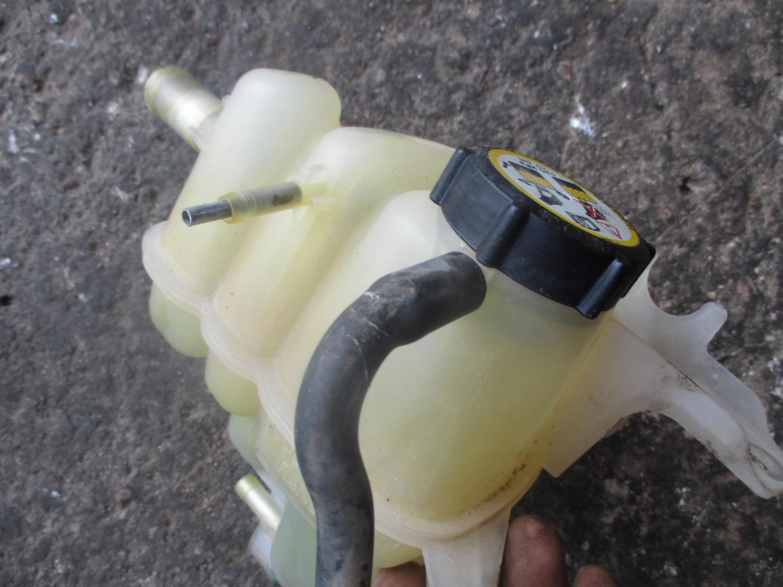 Δοχείο Πληρώσεως Mazda Tribute ’05