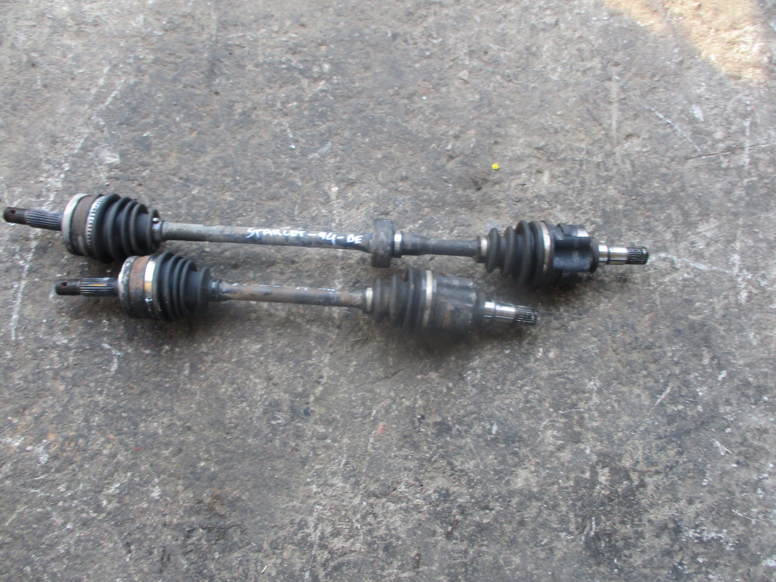 Ημιαξόνιο Αριστερό-Δεξί Toyota Starlet ’90 Προσφορά.￼