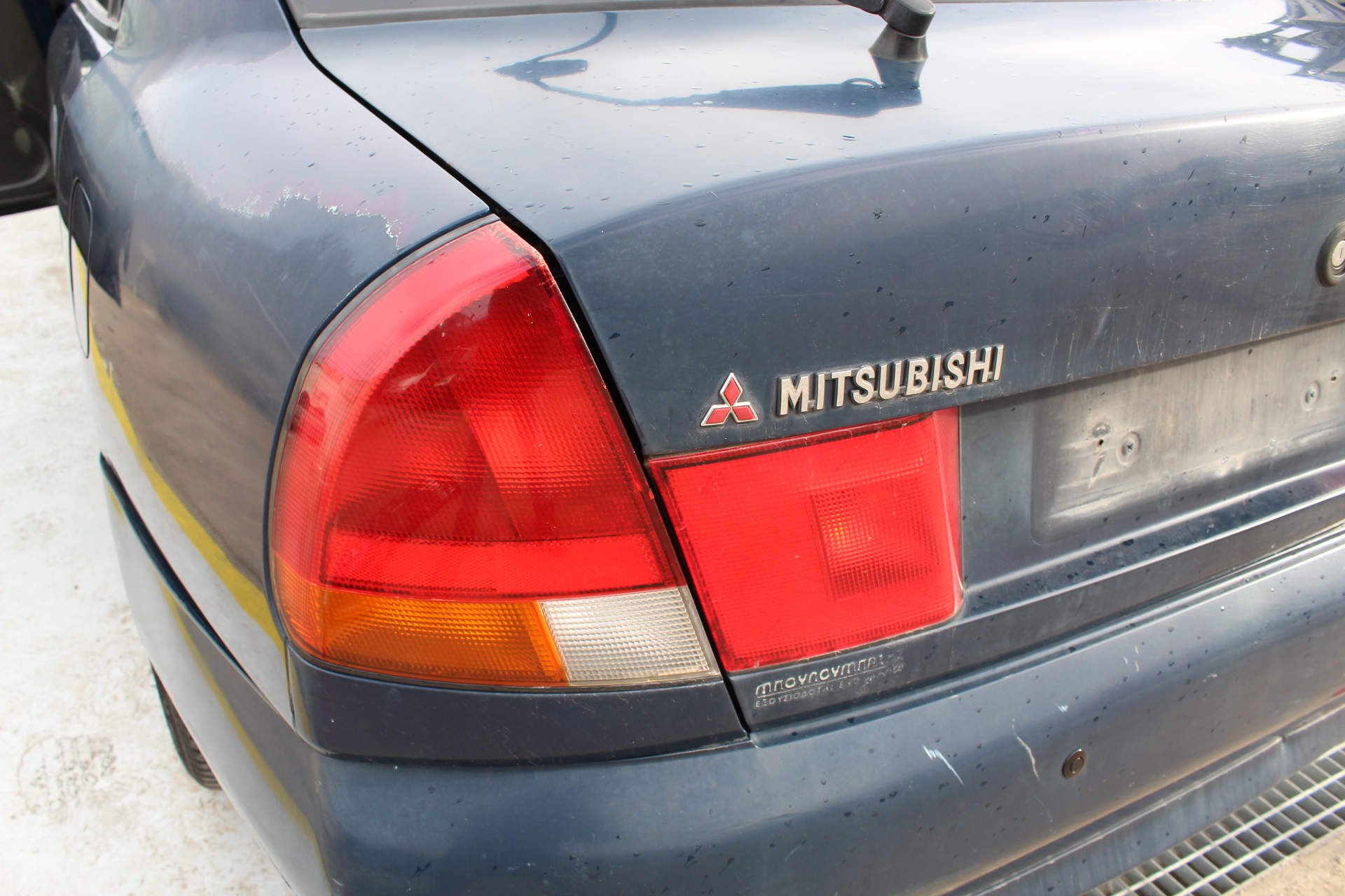 Φανάρια Πίσω Mitsubishi Carisma ’98 Προσφορά