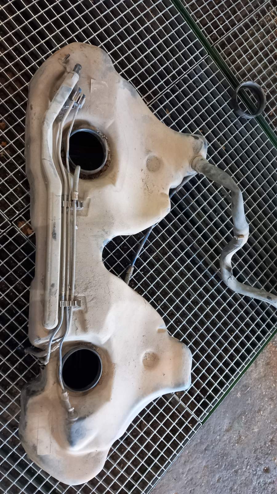 Ρεζερβουάρ Βενζίνης BMW 316 E36 ’96 Προσφορά.