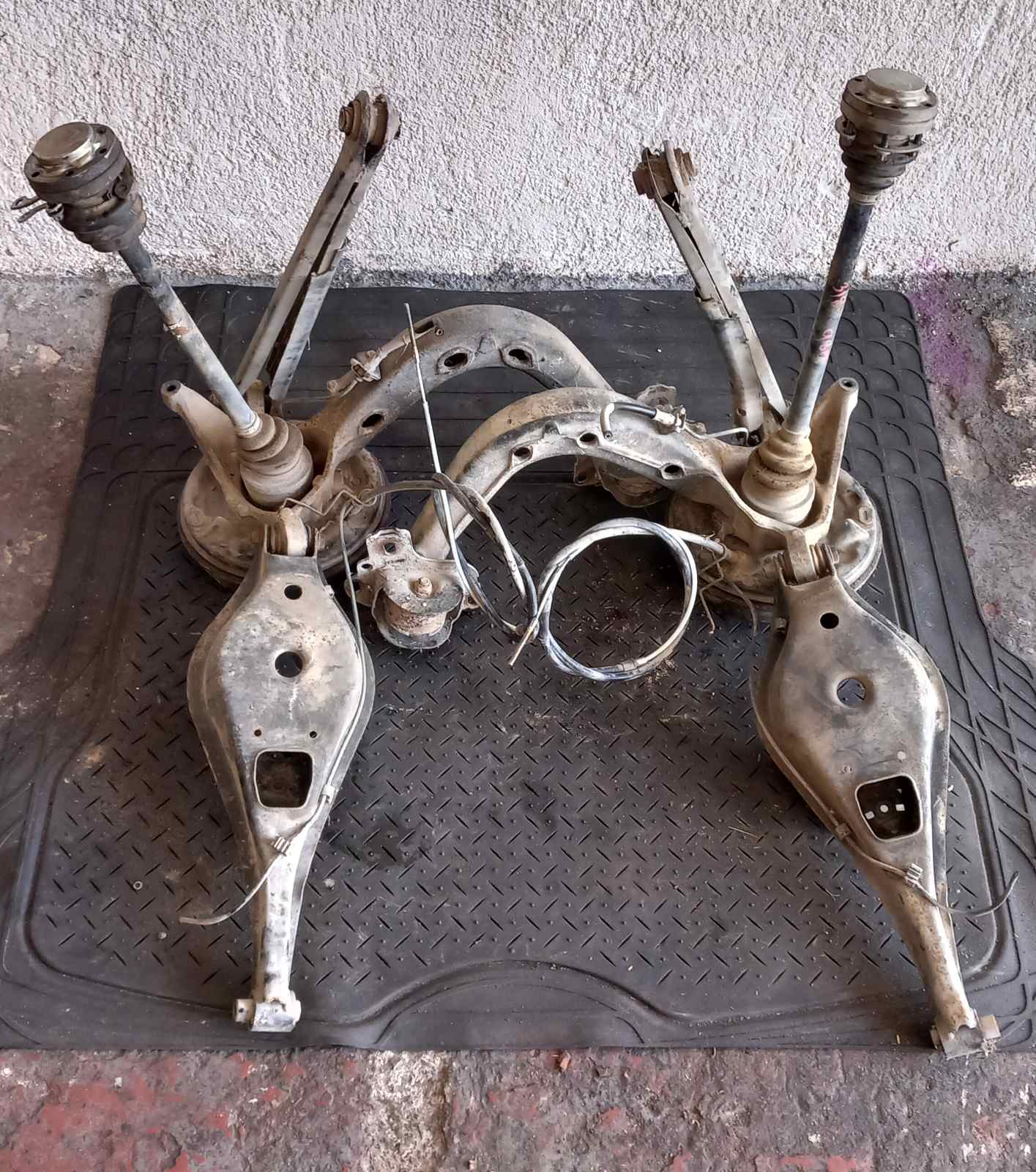 Ημιαξόνιο Αριστερό-Δεξί BMW 316 E36 ’96 Προσφορά.