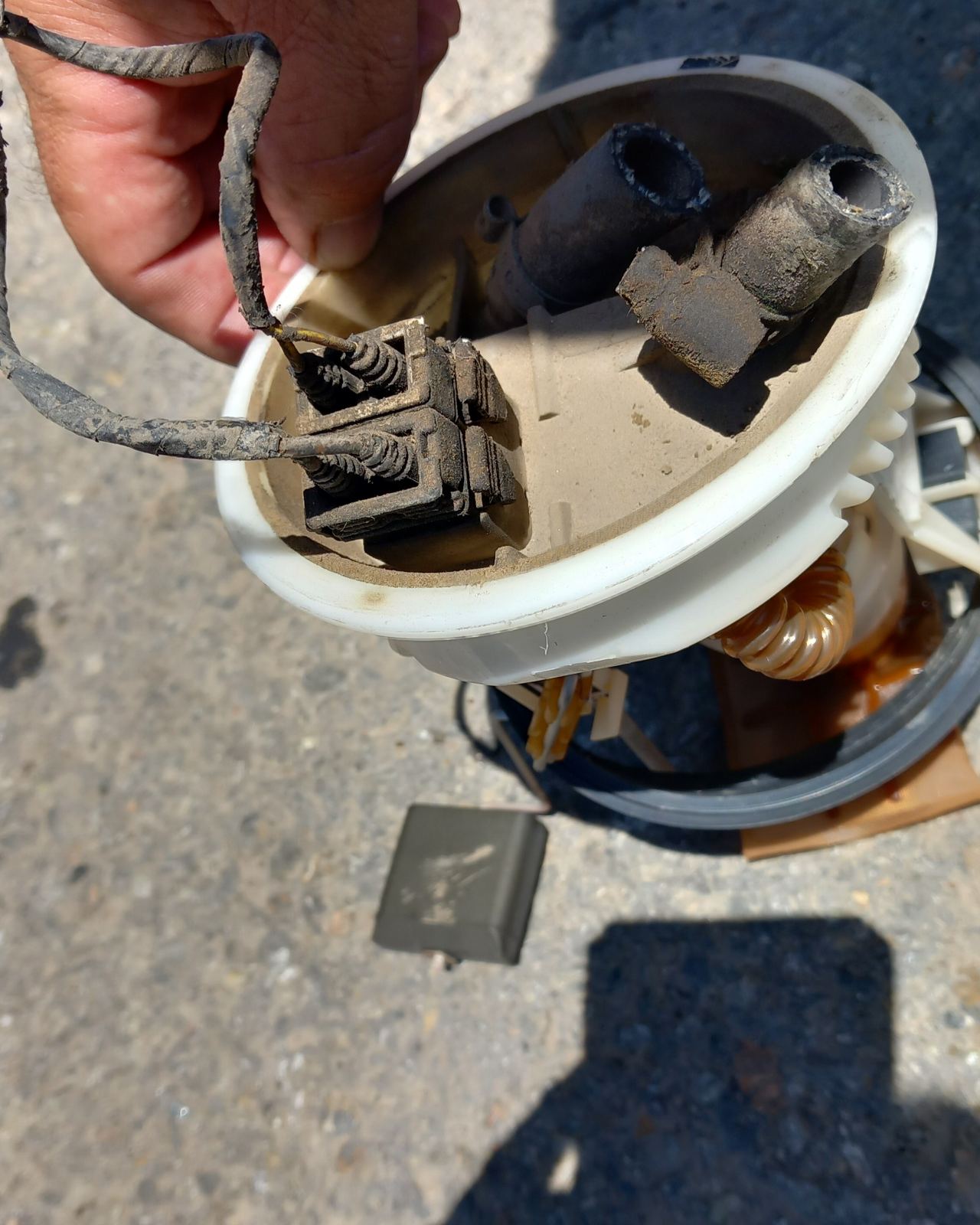 Αντλία Βενζίνης BMW 316 E36 ’96 Προσφορά.