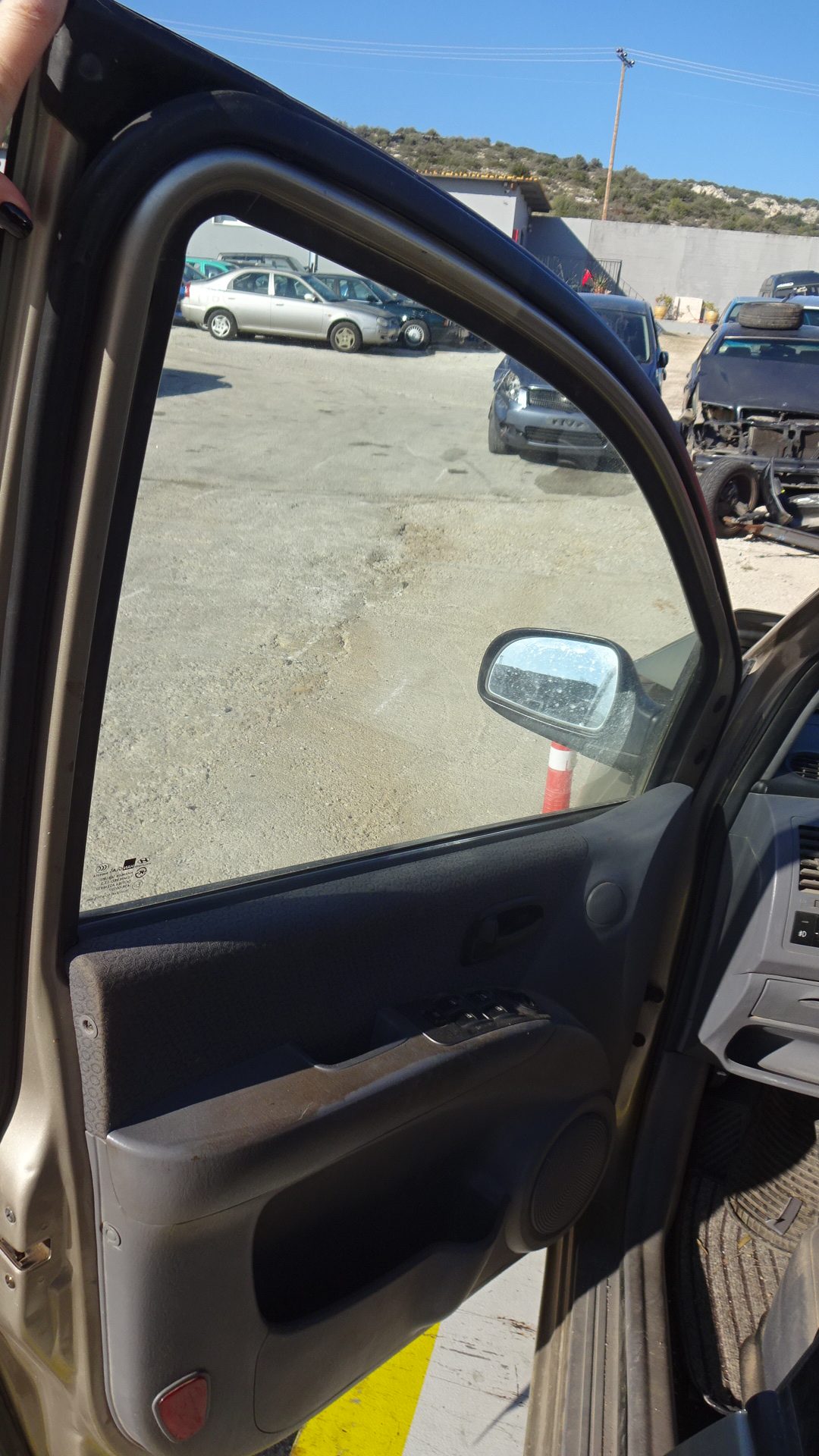 Χερούλια Εσωτερικά Hyundai Matrix ’05 Προσφορά