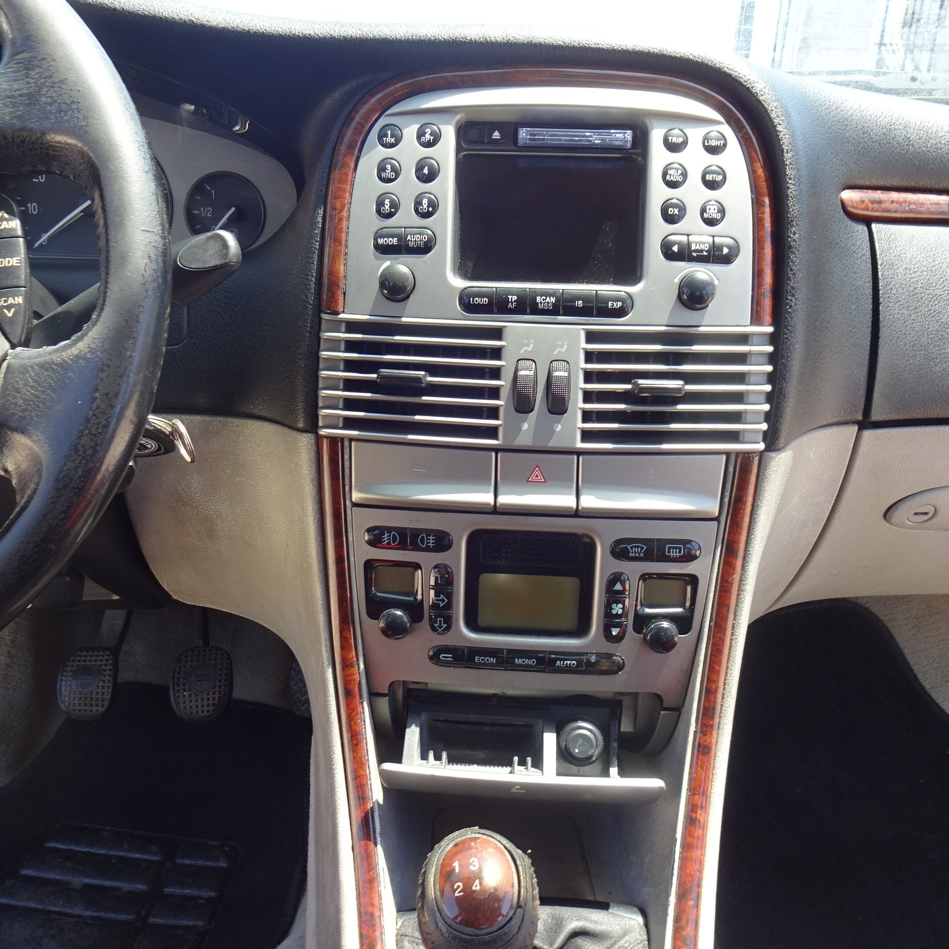 Κονσόλα Lancia Lybra ’00 Σούπερ Προσφορά Μήνα