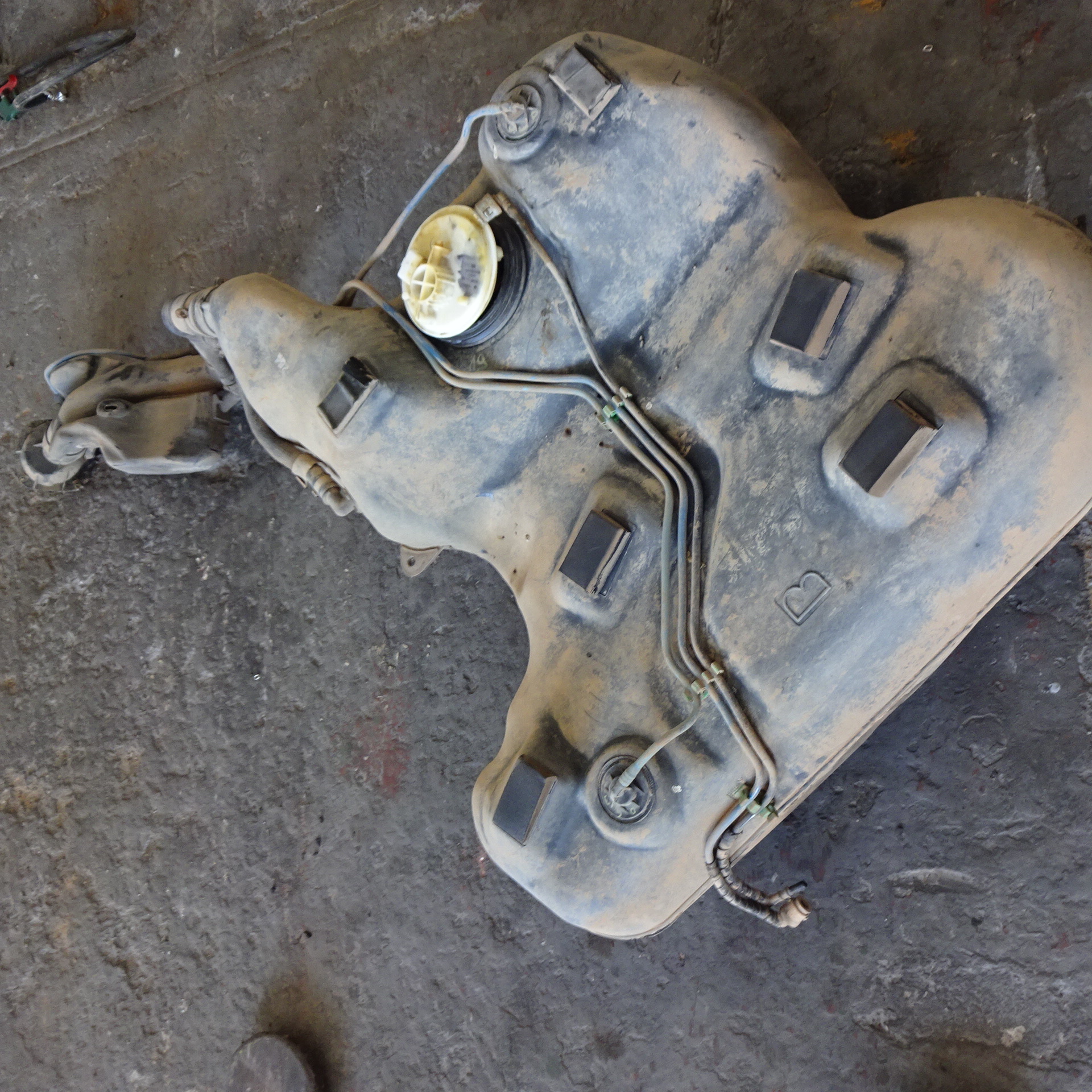 Ρεζερβουάρ Βενζίνης Lancia Lybra ’00 Σούπερ Προσφορά Μήνα