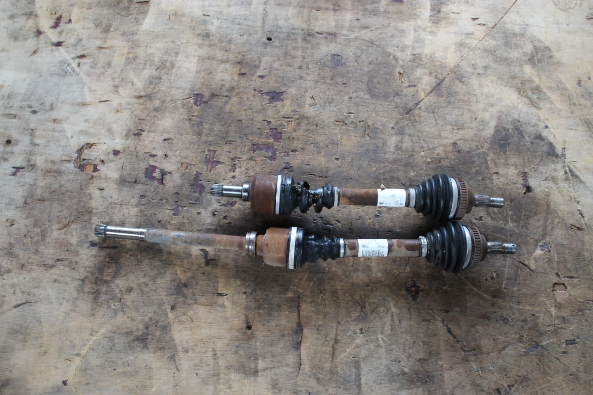 Ημιαξόνιο Αριστερό-Δεξί Citroen Xsara Picasso ’05 Προσφορά.