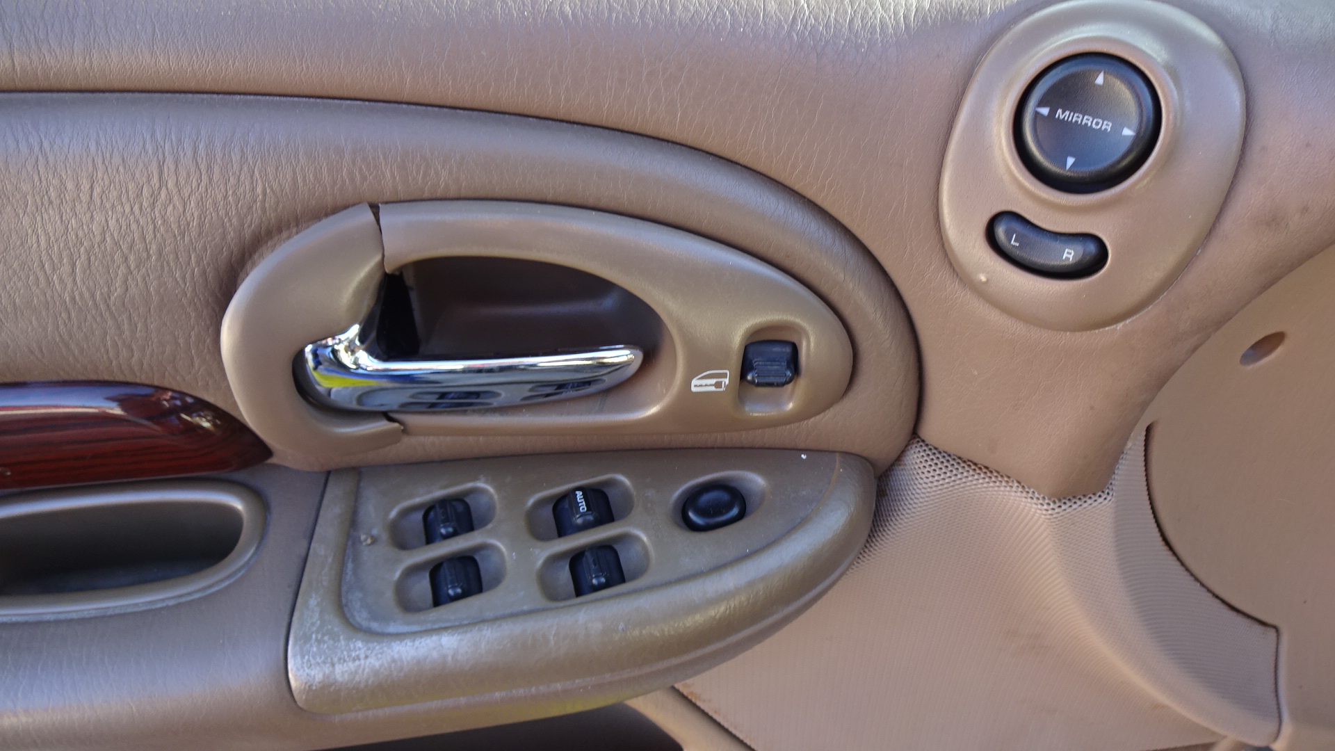 Διακόπτες Παραθύρων Chrysler 300M ’99 Προσφορά
