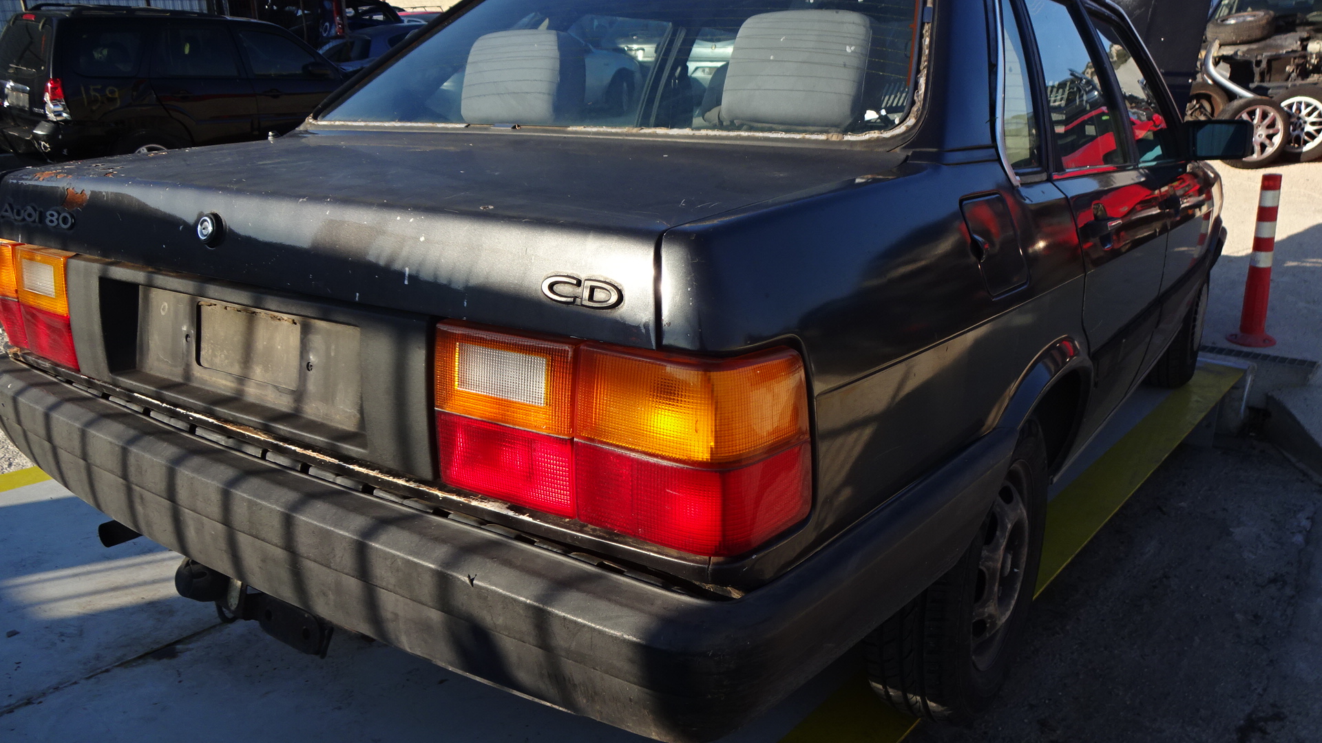 Αμορτισέρ Ανύψωσης Πόρτμπαγκάζ Audi 80 ’85