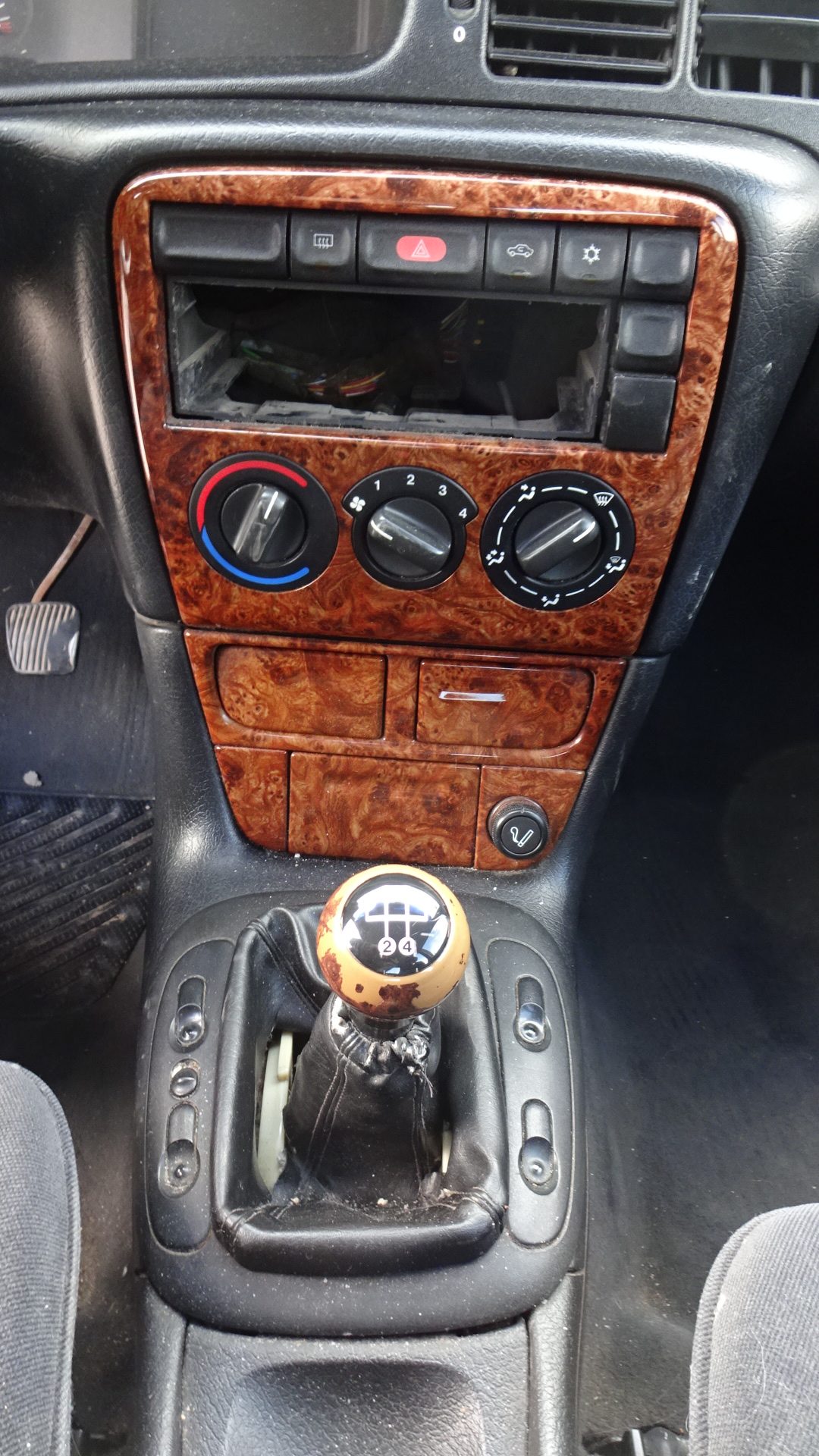 Κονσόλα Opel Vectra B ’98 Προσφορά