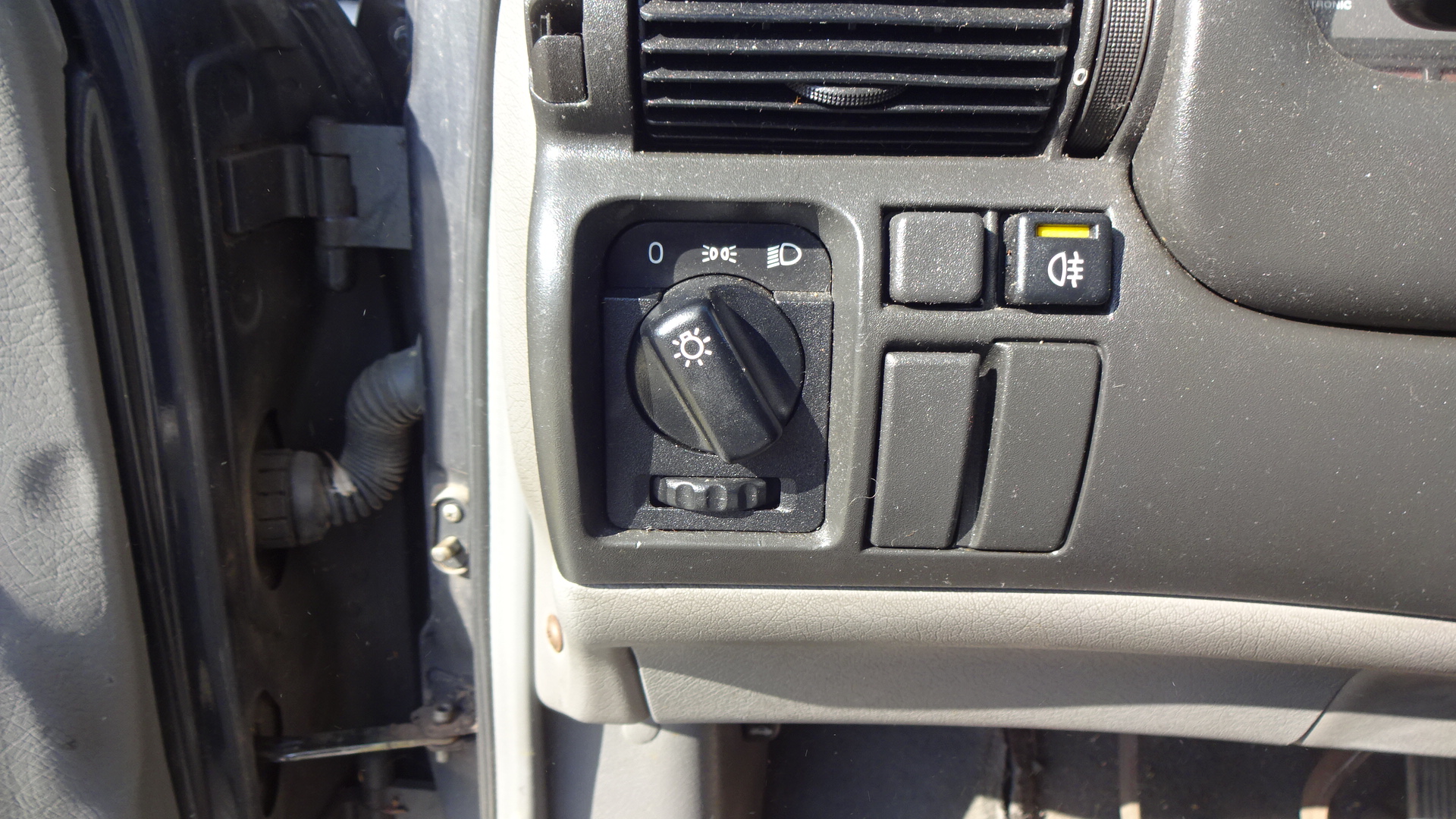 Διακόπτης Φώτων Opel Astra ’92 Προσφορά