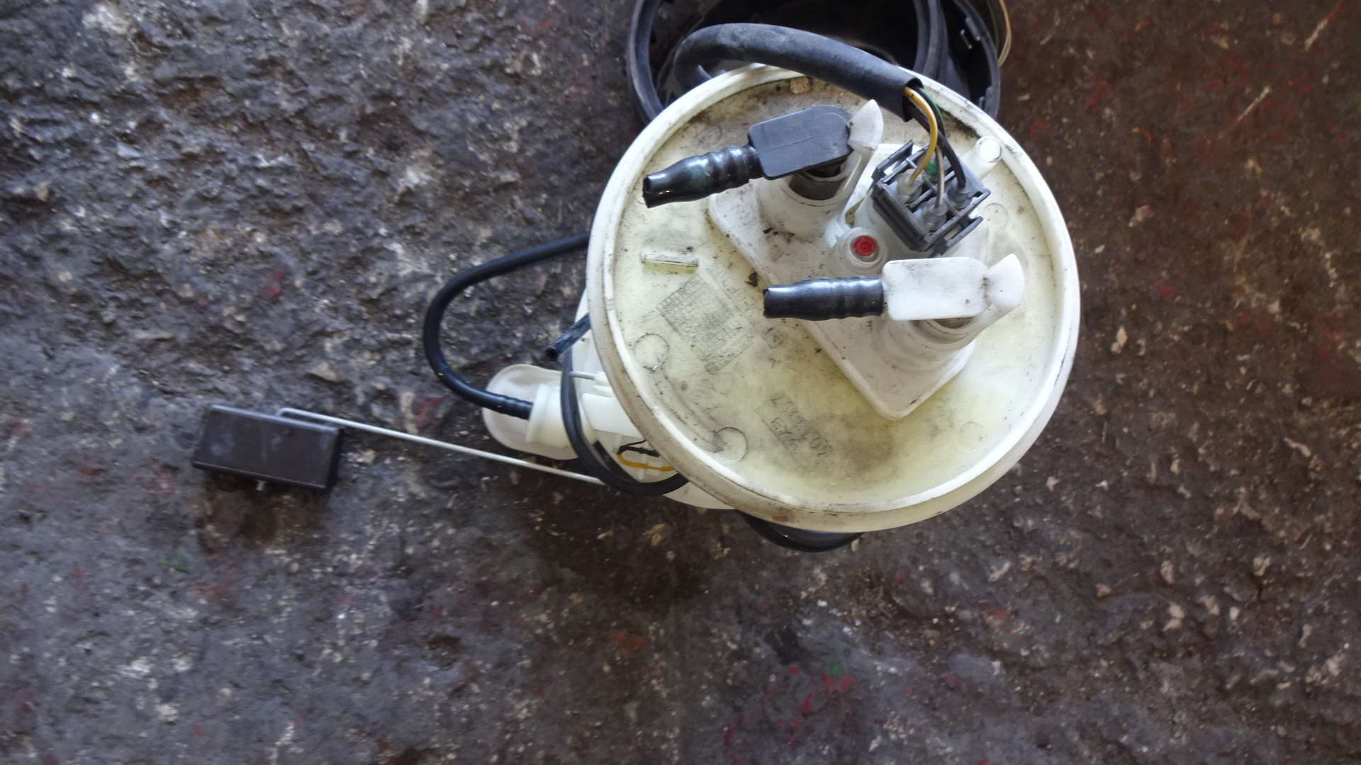 Αντλία Βενζίνης Saab 9-3 ’01 Προσφορά.