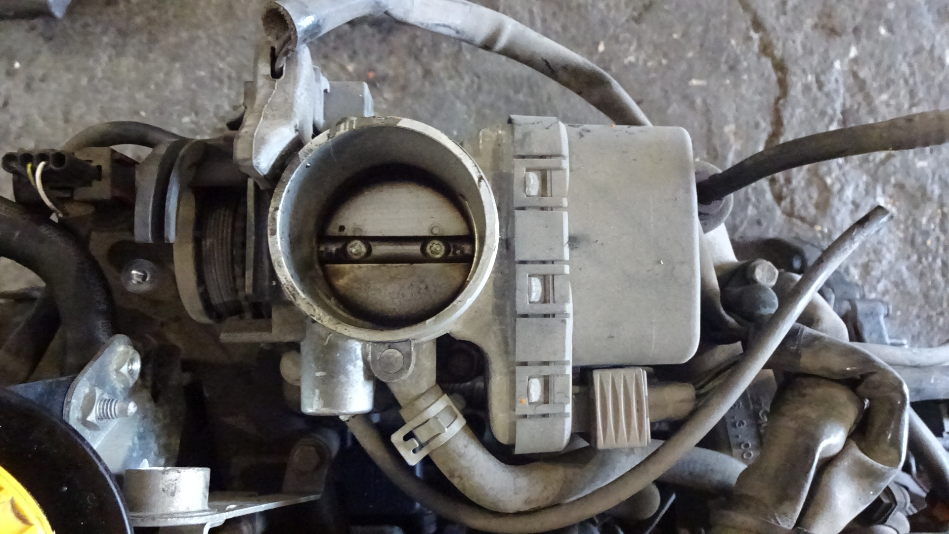 Πεταλούδα Γκαζιού Saab 9-3 ’01 Προσφορά.