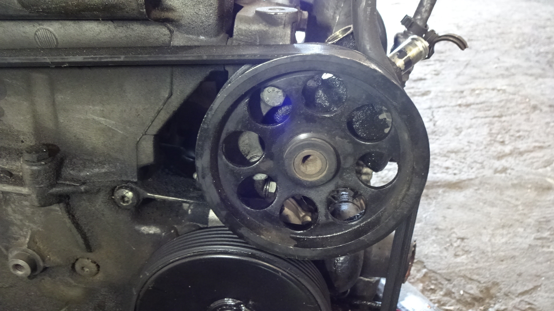 Αντλία Υδραυλικού Τιμονιού Saab 9-3 ’01 Προσφορά.