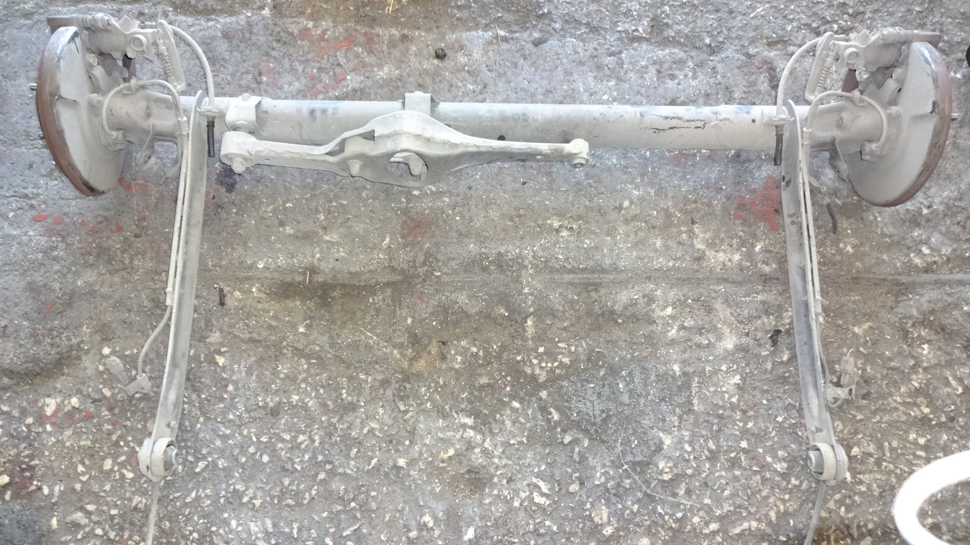 Άξονας πίσω Nissan Primera ’00 Προσφορά.