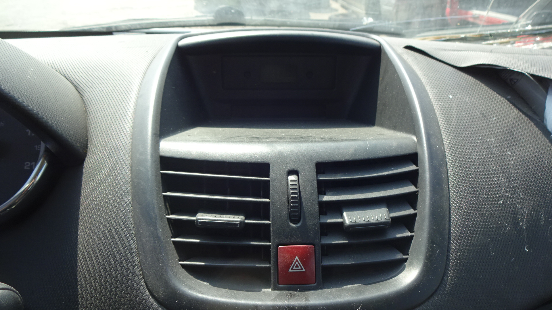 Διακόπτης Αλάρμ Peugeot 207 ’11 Προσφορά.