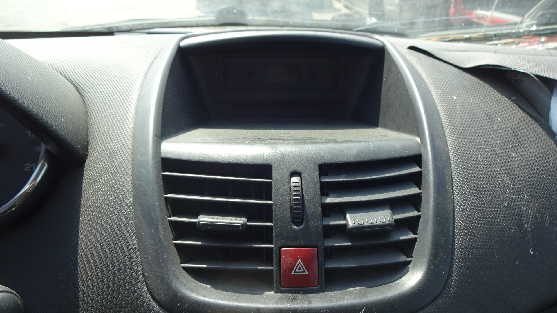 Διακόπτης Αλάρμ Peugeot 207 ’11 Προσφορά