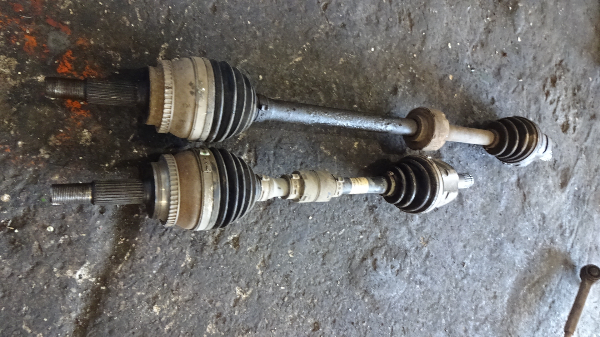 Ημιαξόνια Toyota Corolla Verso ’07 Προσφορά