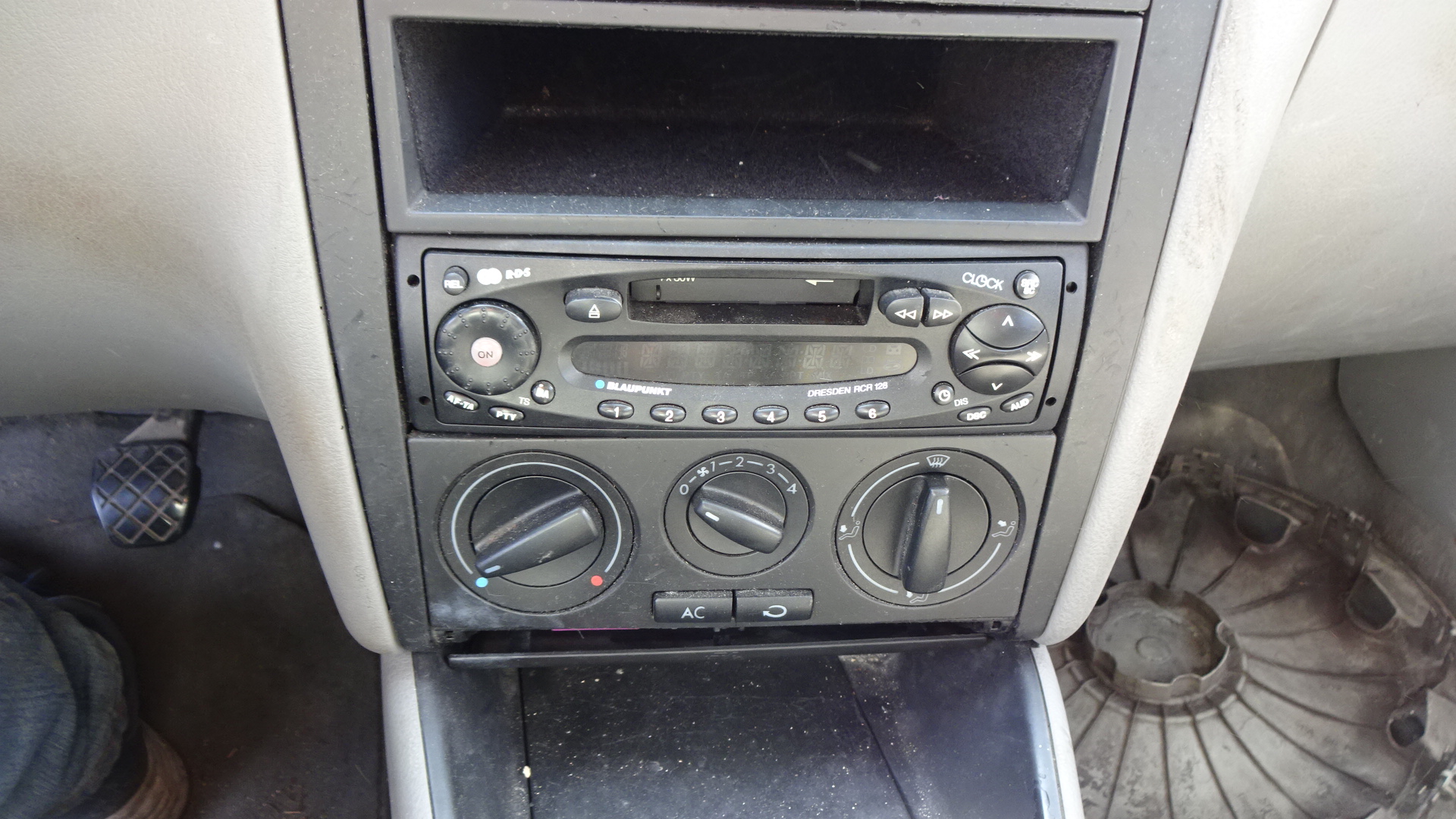 Χειριστήρια Κλιματισμού-Καλοριφέρ VW Bora ’99 Προσφορά.