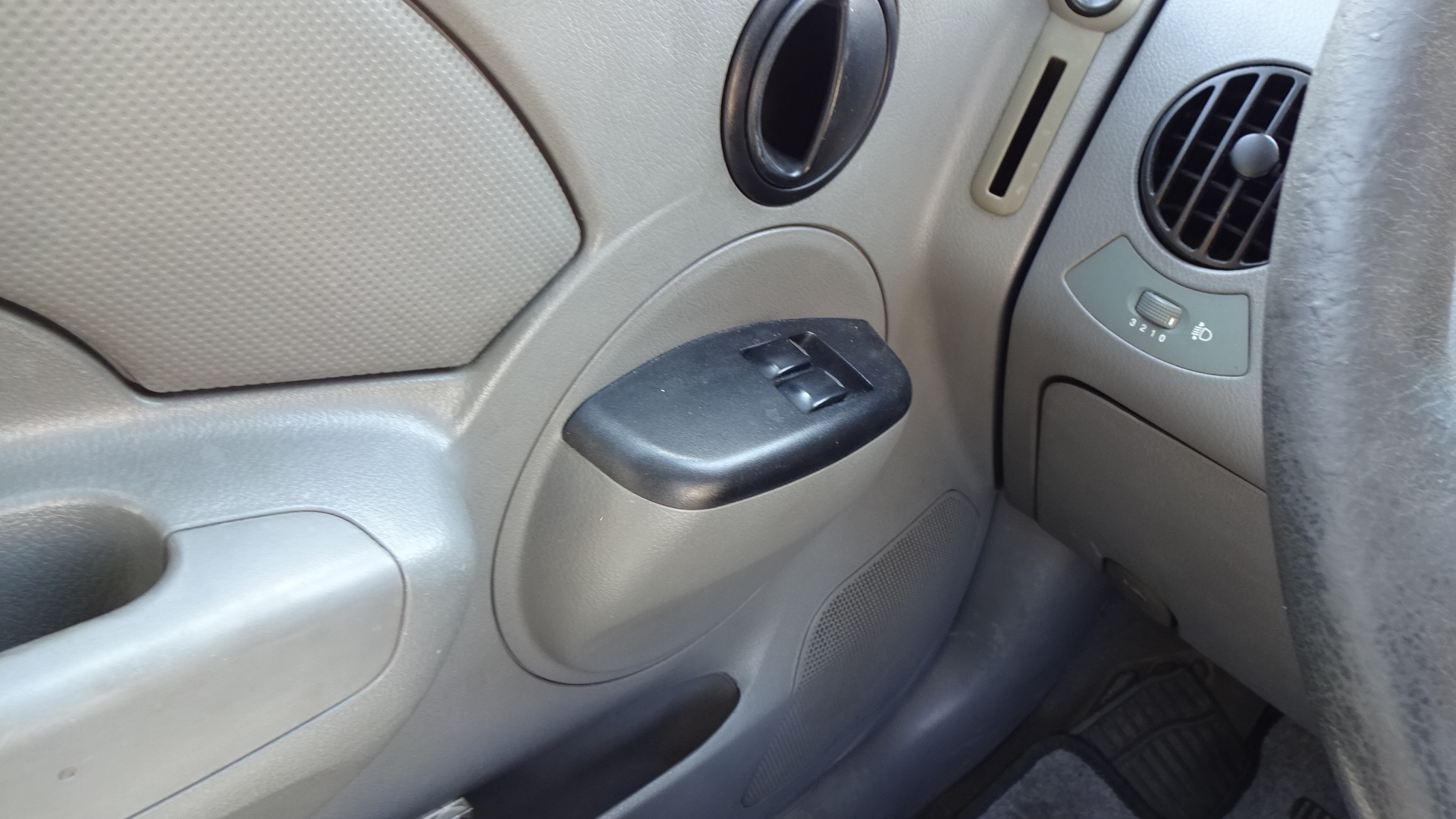 Διακόπτης Παραθύρων Daewoo Kalos ’05 Προσφορά