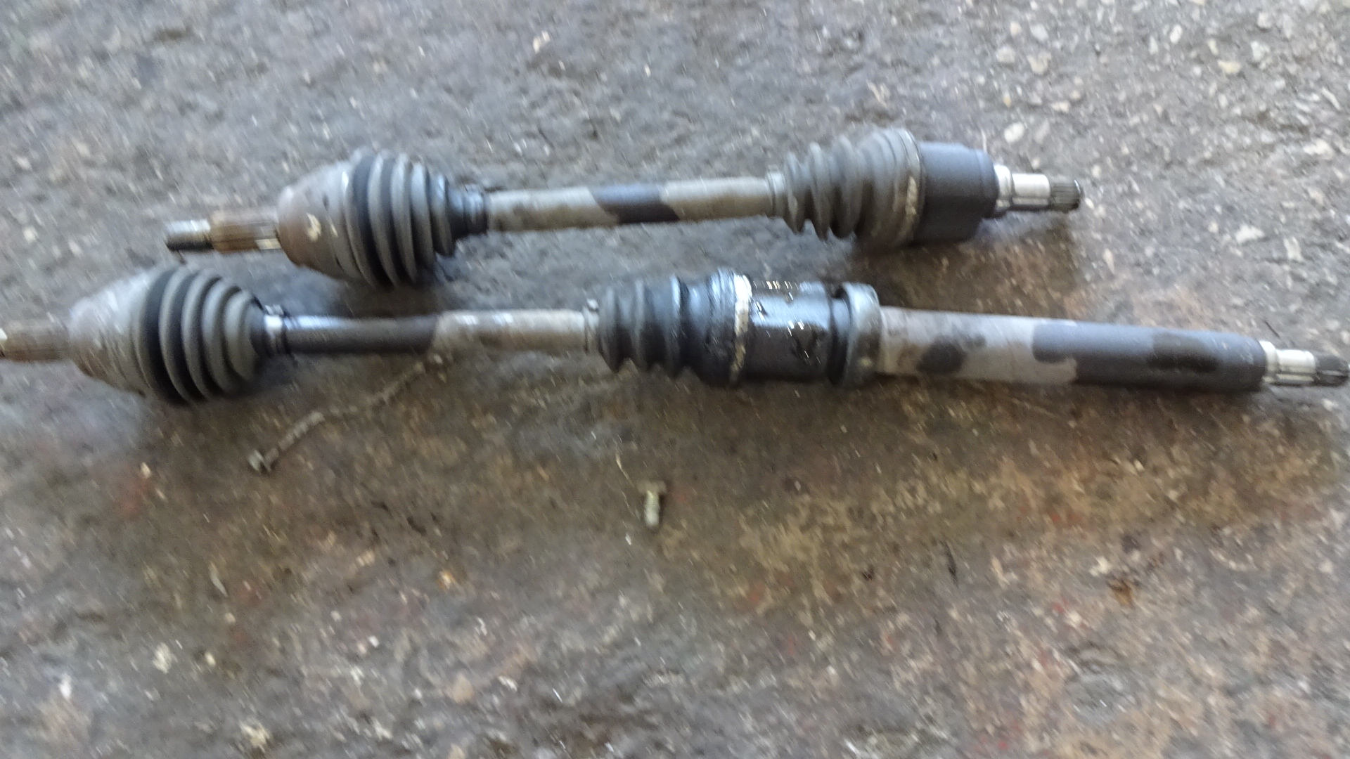 Ημιαξόνιο Αριστερό-Δεξί Ford Fusion ’04 Προσφορά