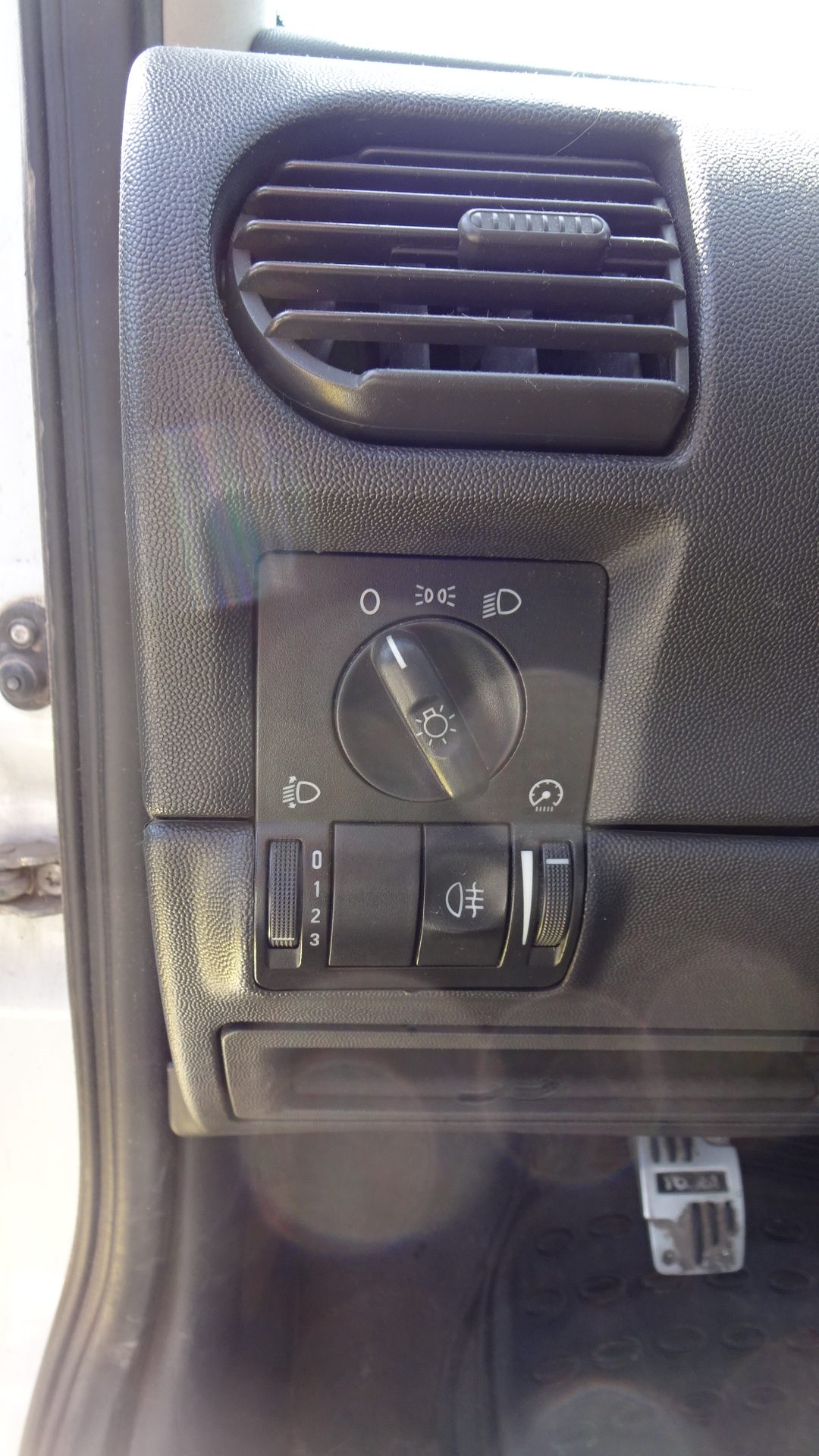 Διακόπτης Φώτων Opel Corsa C ’04 Προσφορά