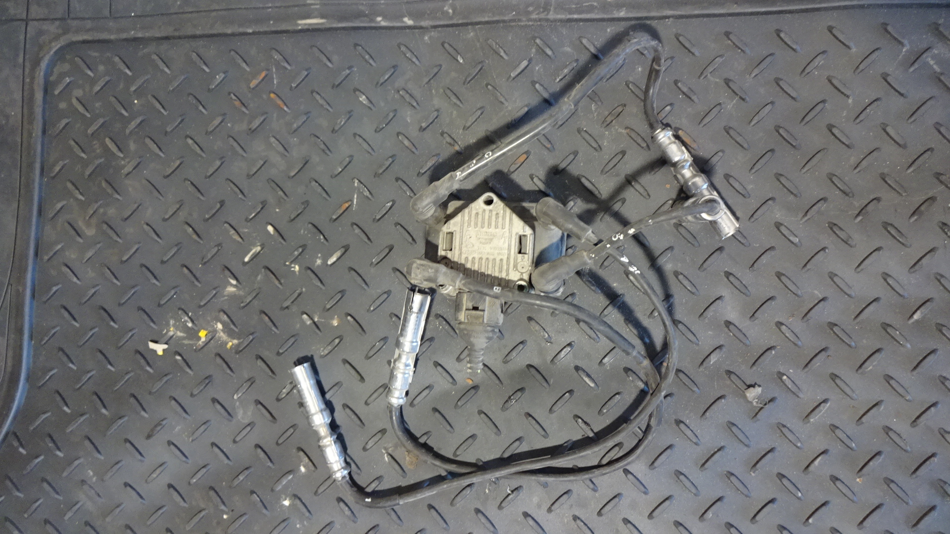 Πολλαπλασιαστής (032905106B) VW Passat ’99 Προσφορά