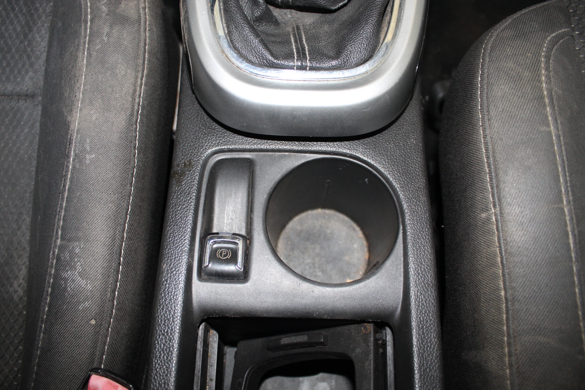 Διακόπτης Χειροφρένου Opel Astra J ’12 Προσφορά.