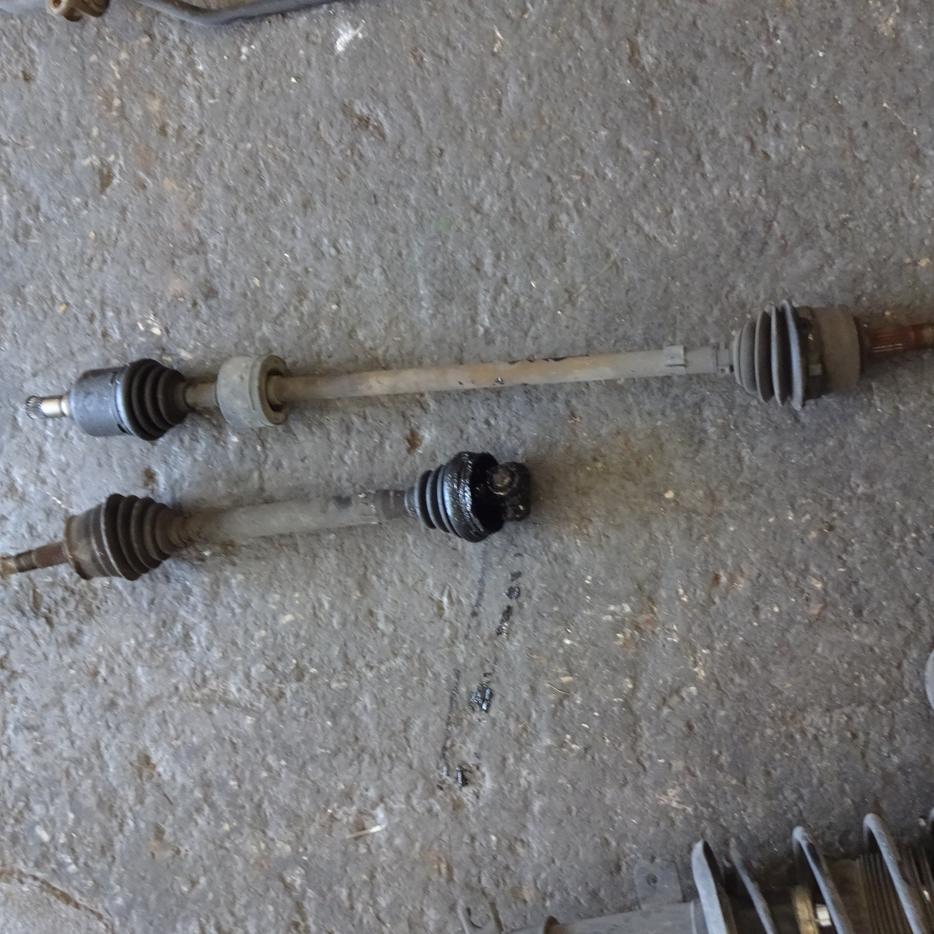 Ημιαξόνιο Αριστερό-Δεξί Fiat Stilo ’03 Σούπερ Προσφορά Μήνα