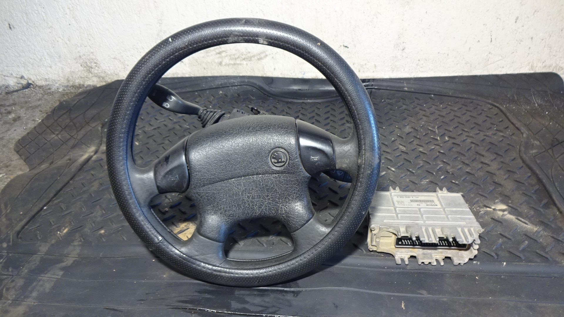 Κολώνα τιμονιού Skoda Felicia ’96 Προσφορά