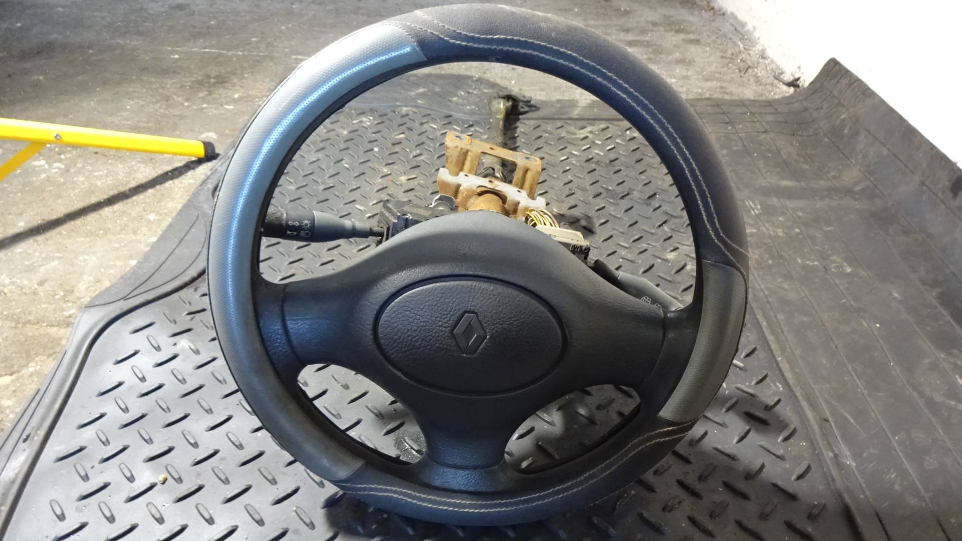 Τιμόνι (Βολάν) Renault Clio ’98 Προσφορά