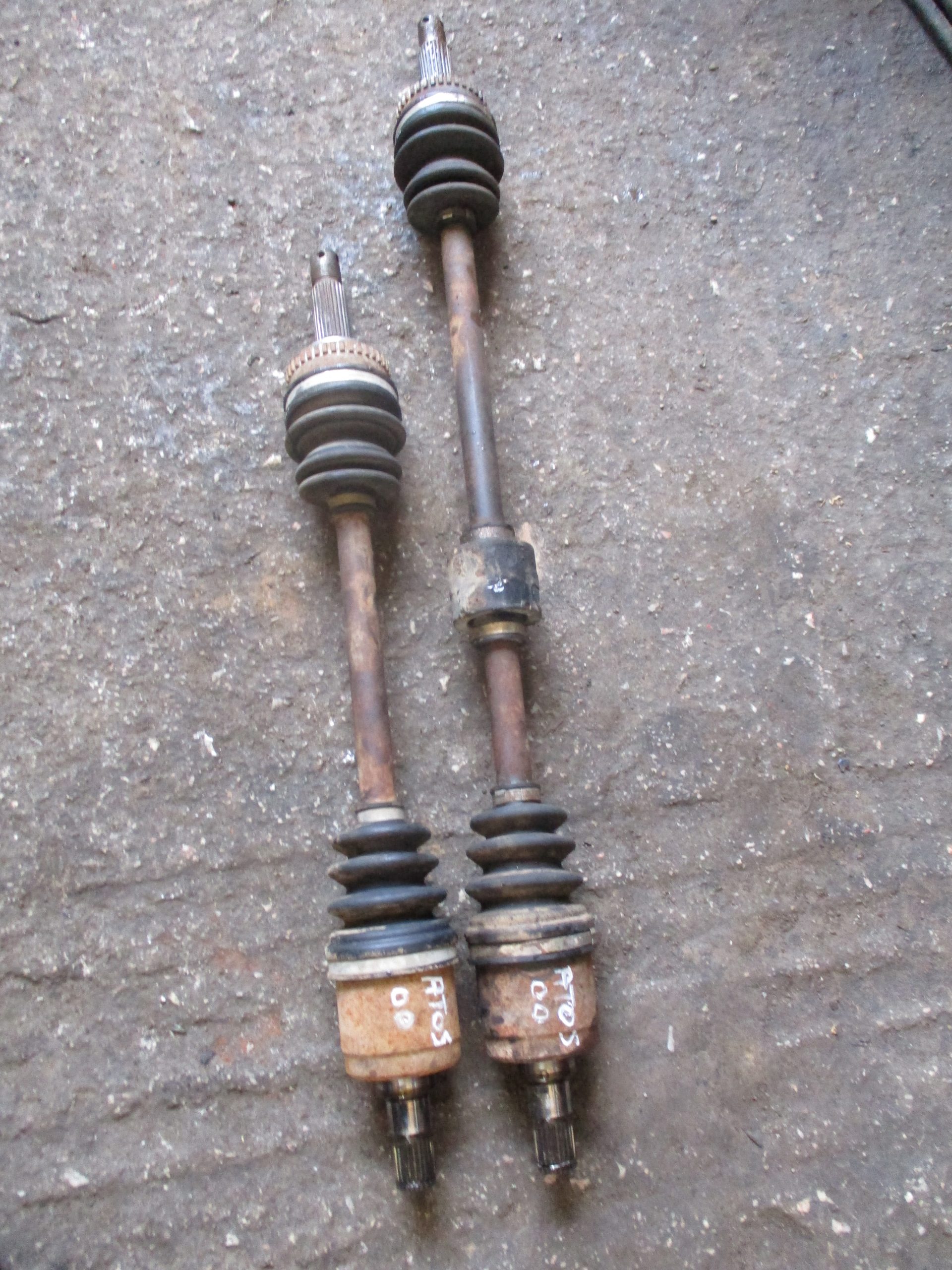 Ημιαξόνιο Αριστερό-Δεξί Hyundai Atos ’98 Σούπερ Προσφορά Μήνα