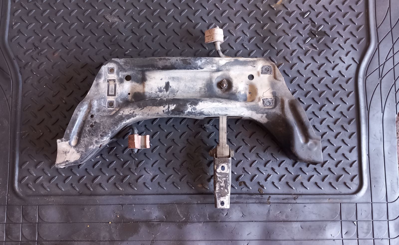 Γέφυρα Εμπρός Skoda Fabia ’04 Προσφορά