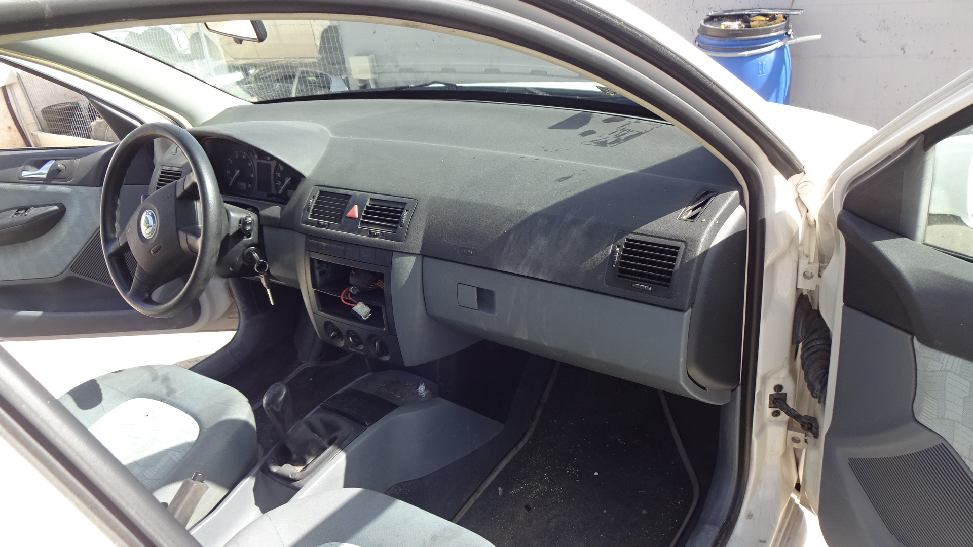 Ντουλαπάκι Skoda Fabia ’00