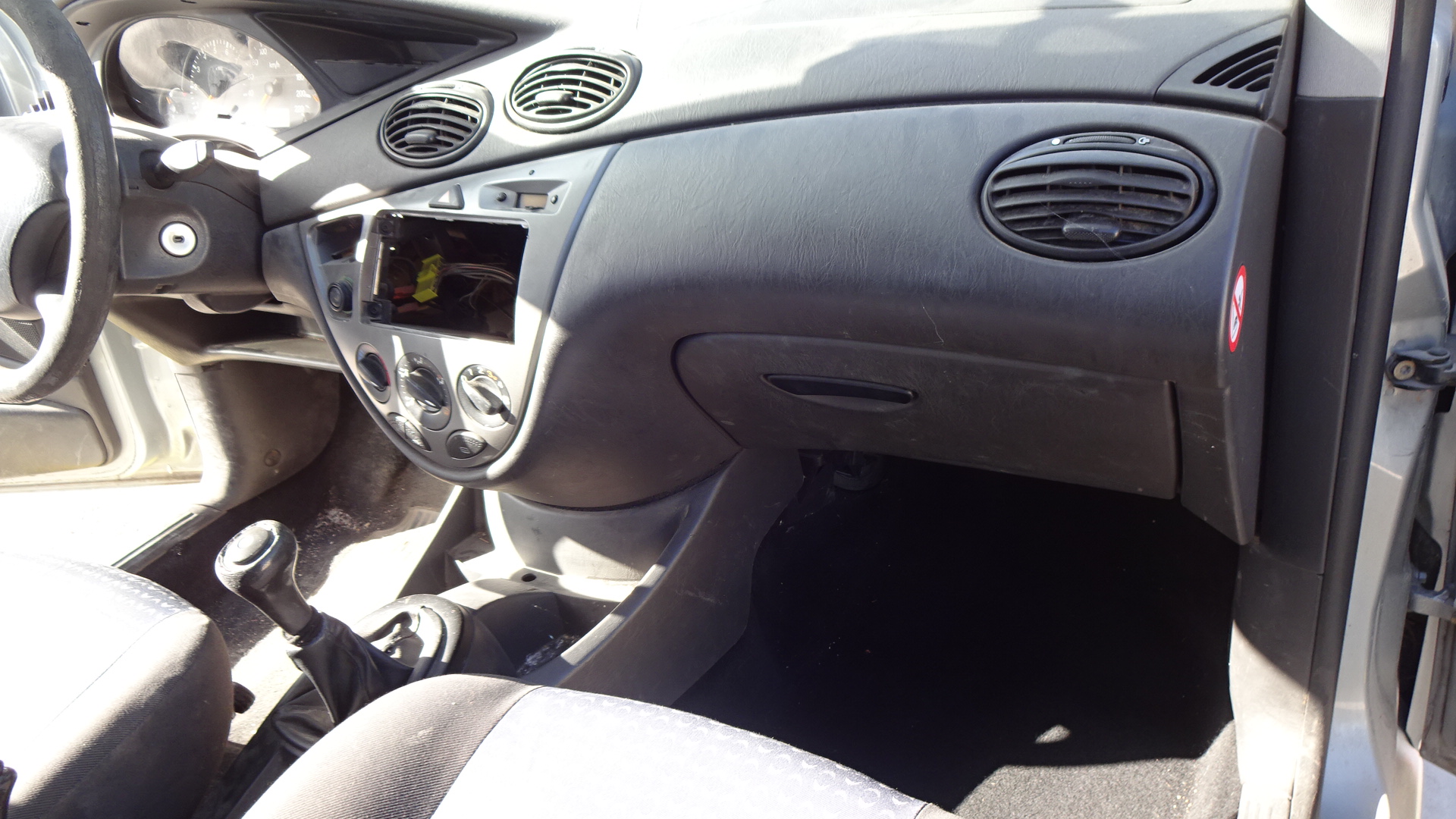 Ντουλαπάκι Ford Focus ’04