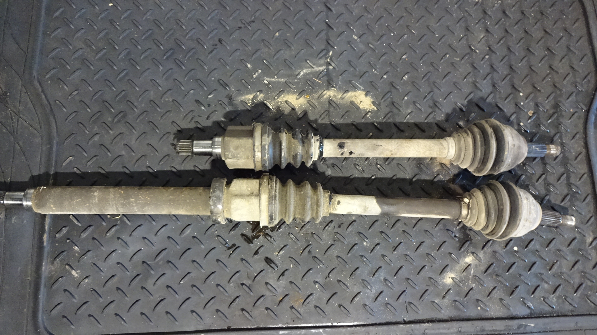 Ημιαξόνιο Αριστερό-Δεξί Ford Focus ’04