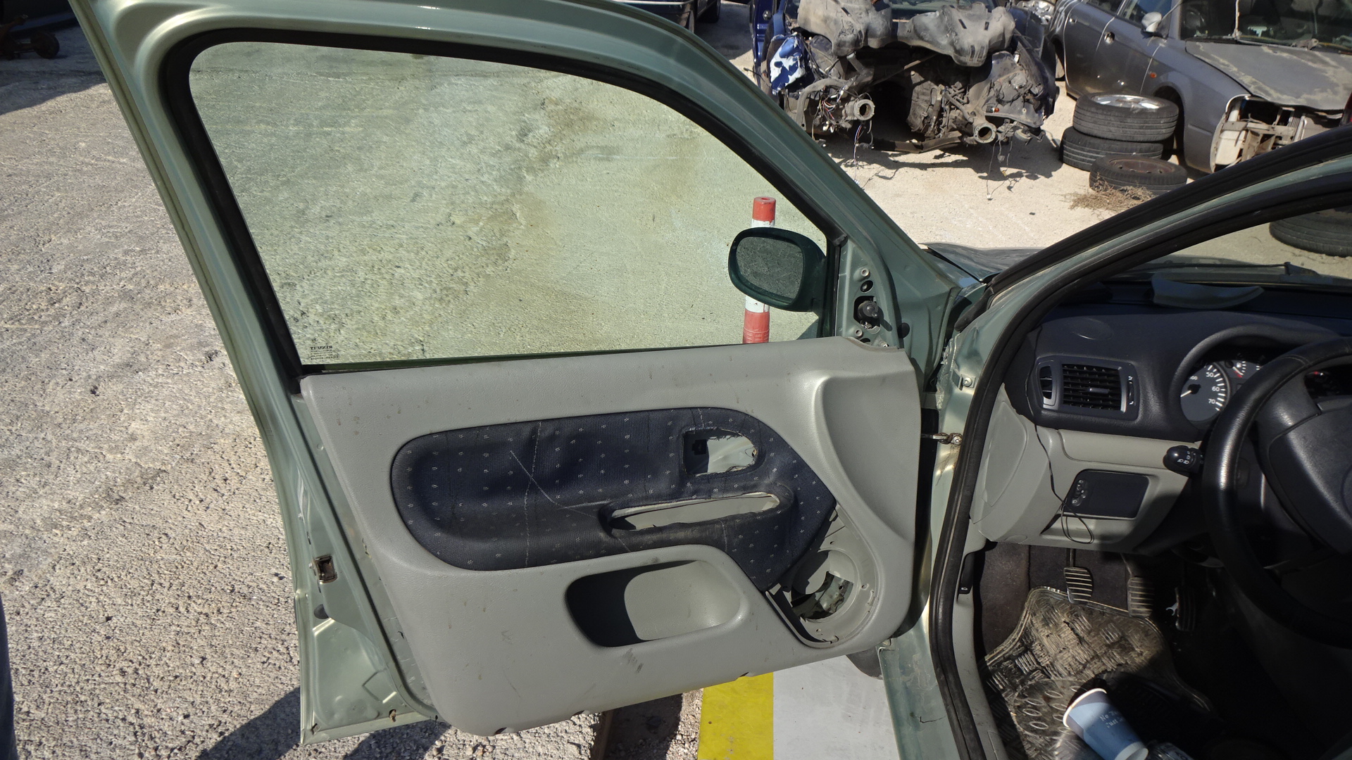 Πάνελ Πορτών Renault Clio ’02 Προσφορά