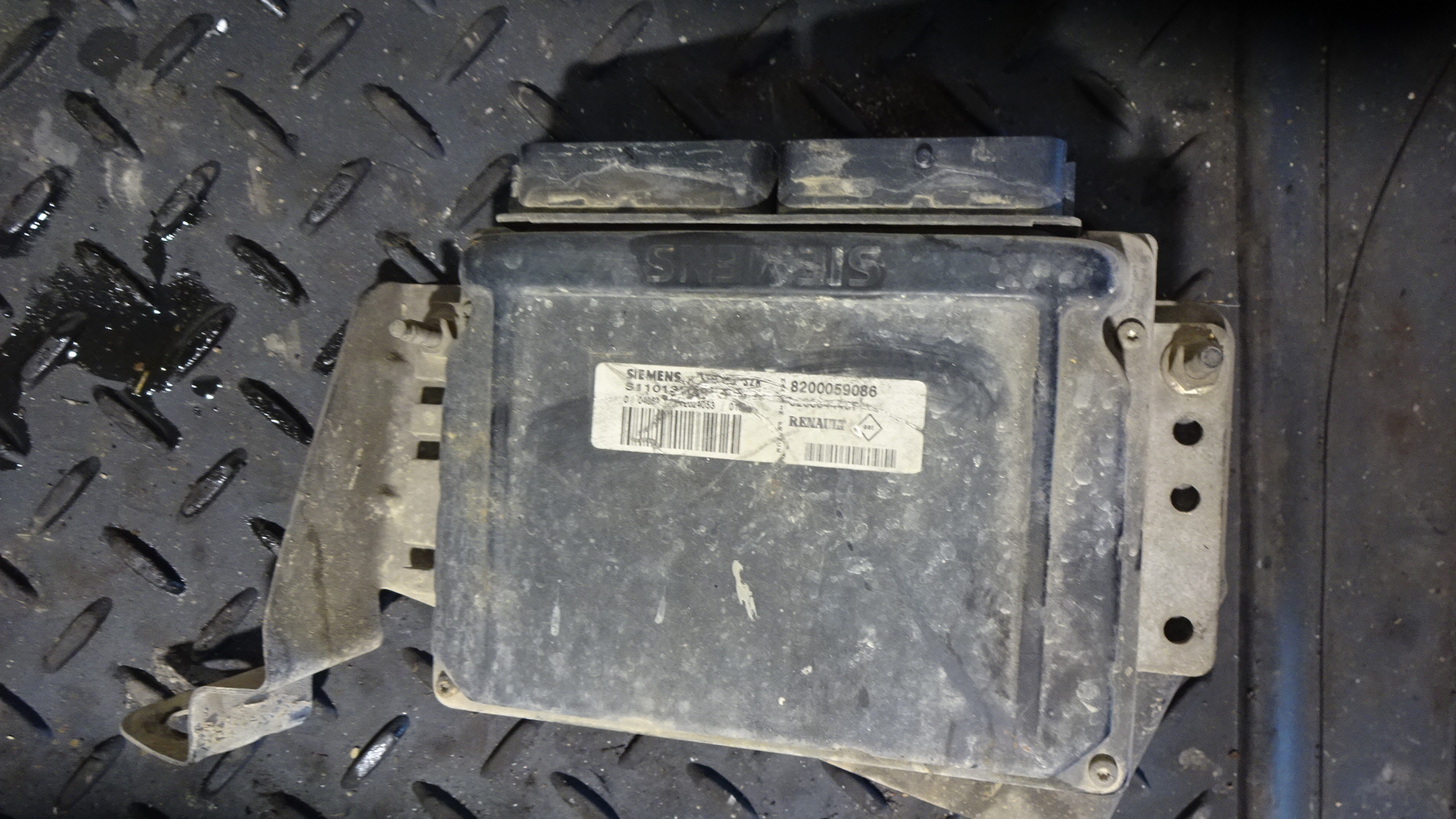 Εγκέφαλος Κινητήρα Σέτ (8200059086) Renault Megane ’01