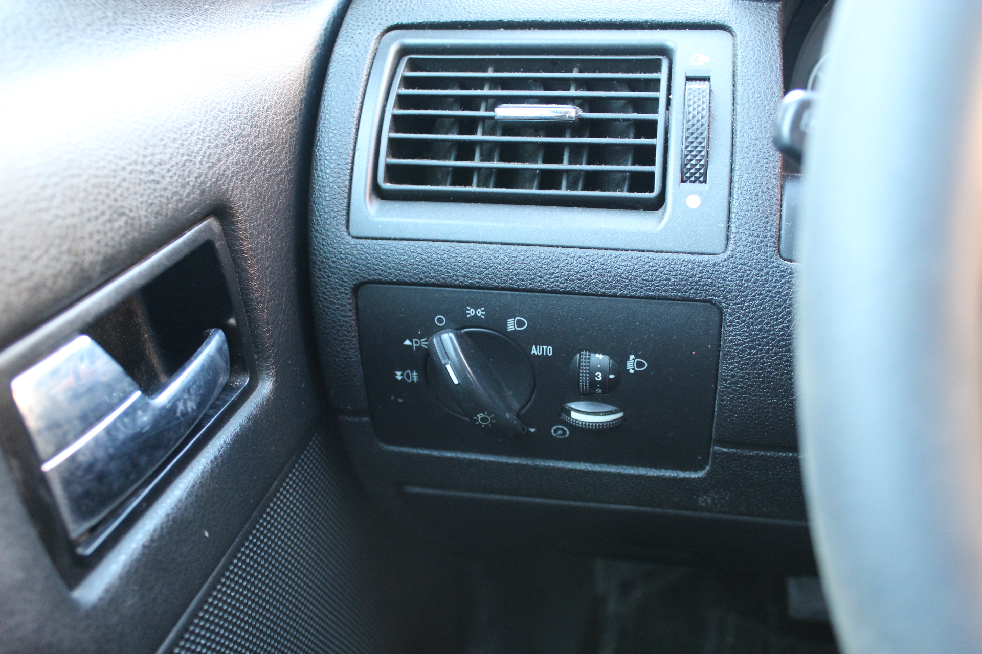 Διακόπτης Φώτων Ford Mondeo ’06 Προσφορά