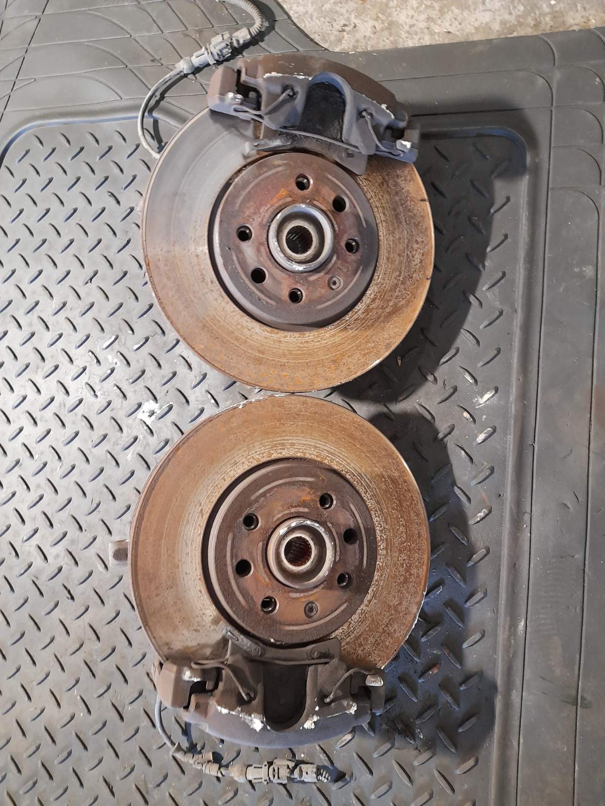 Δαγκάνες Εμπρός Opel Combo C ’07 Προσφορά