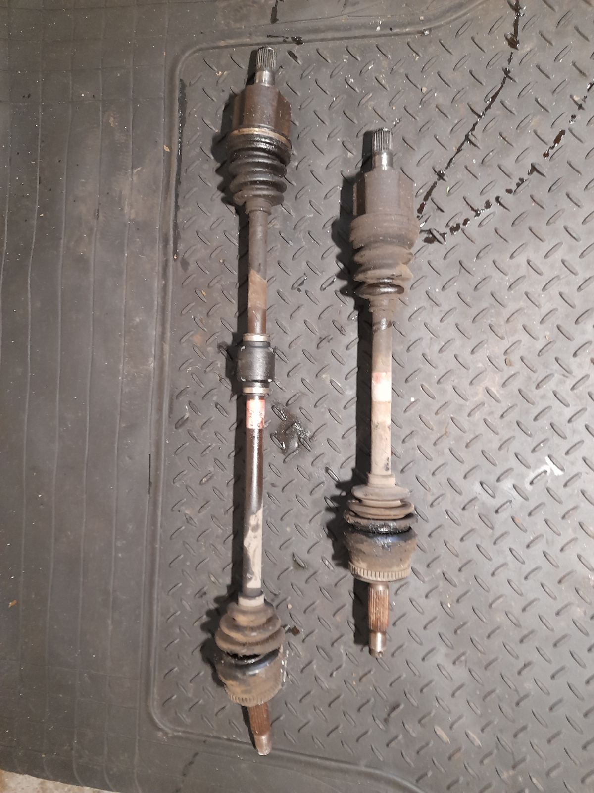 Ημιαξόνιο Αριστερό-Δεξί Huyndai Getz ’02 Προσφορά