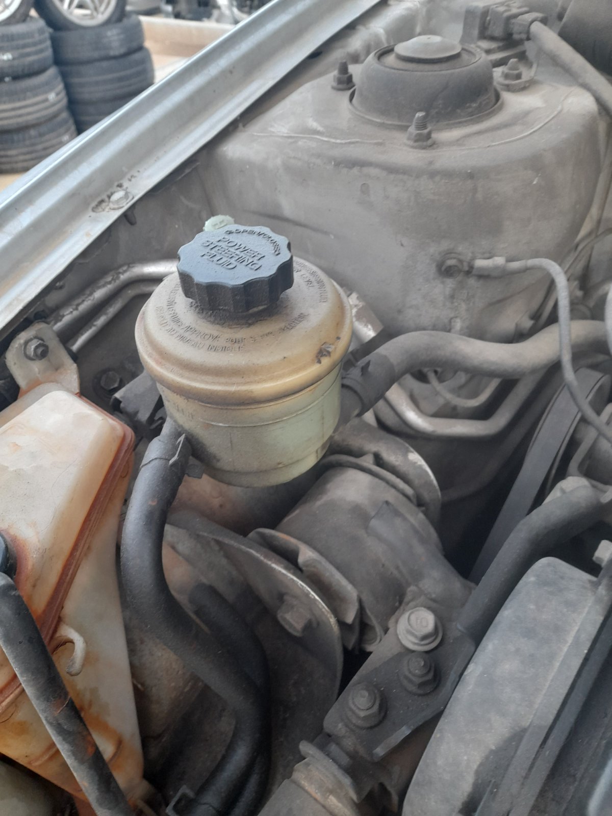 Δοχείo Yδραυλικού Hyundai Accent ’99