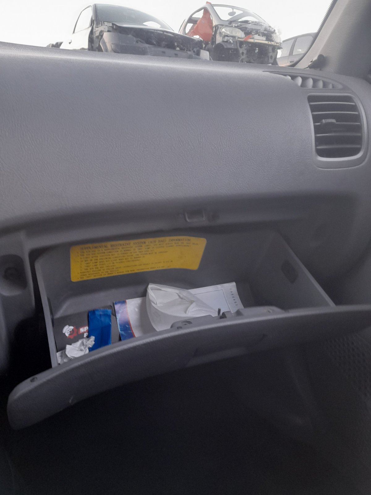 Ντουλαπάκι Hyundai Accent ’99