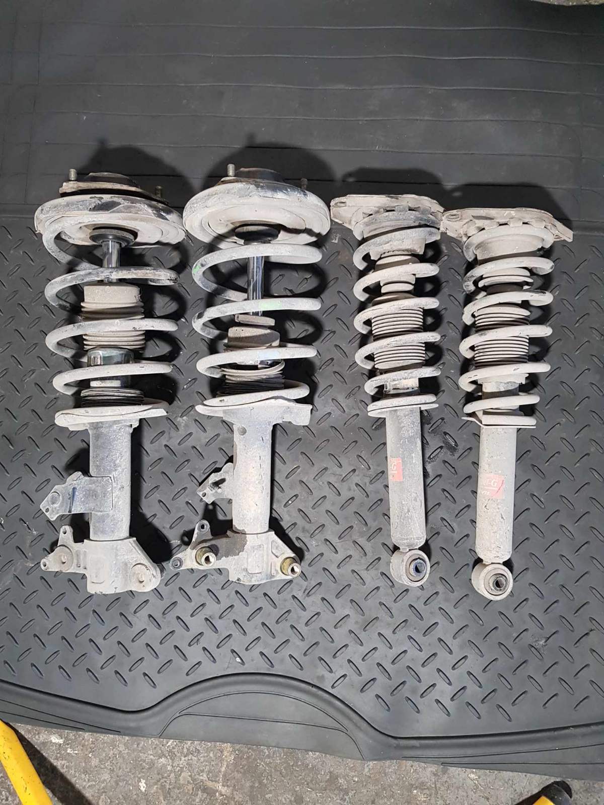 Αμορτισέρ-Ελατήρια Nissan Primera ’05