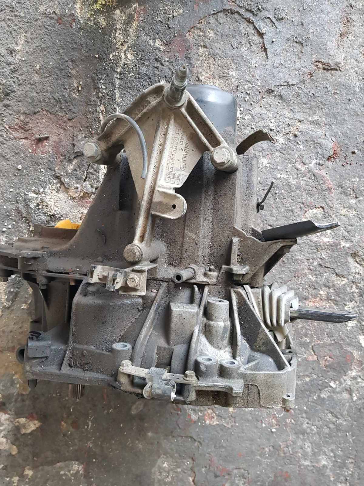 Χειροκίνητο Σασμάν Renault Clio ’02 Προσφορά