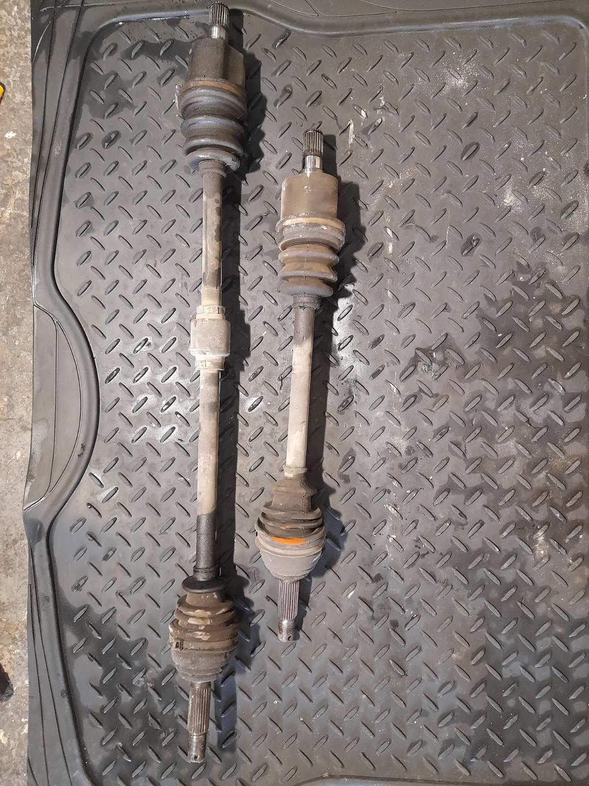 Ημιαξόνιο Αριστερό-Δεξί Hyundai Accent ’99