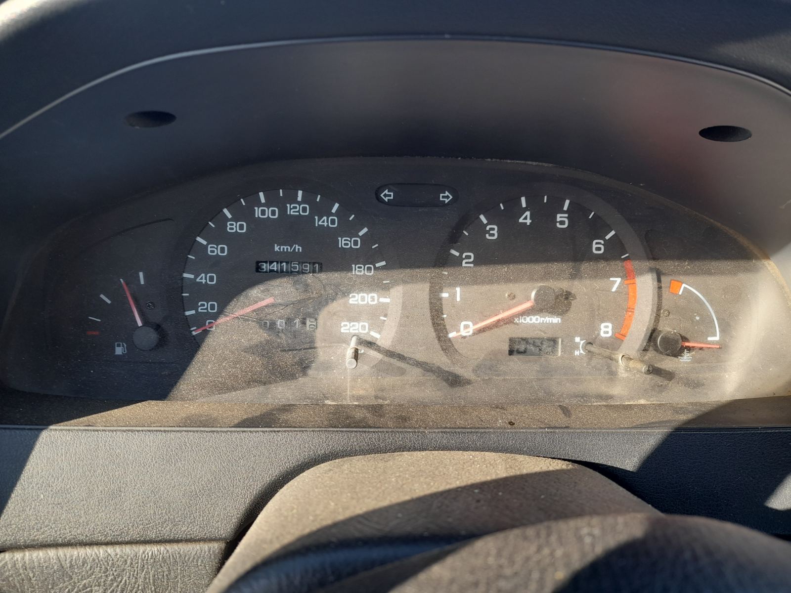 Κοντέρ Nissan Almera ’97 Προσφορά