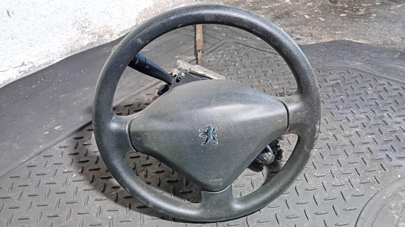 Τιμόνι (Βολάν) Peugeot 207 ’06