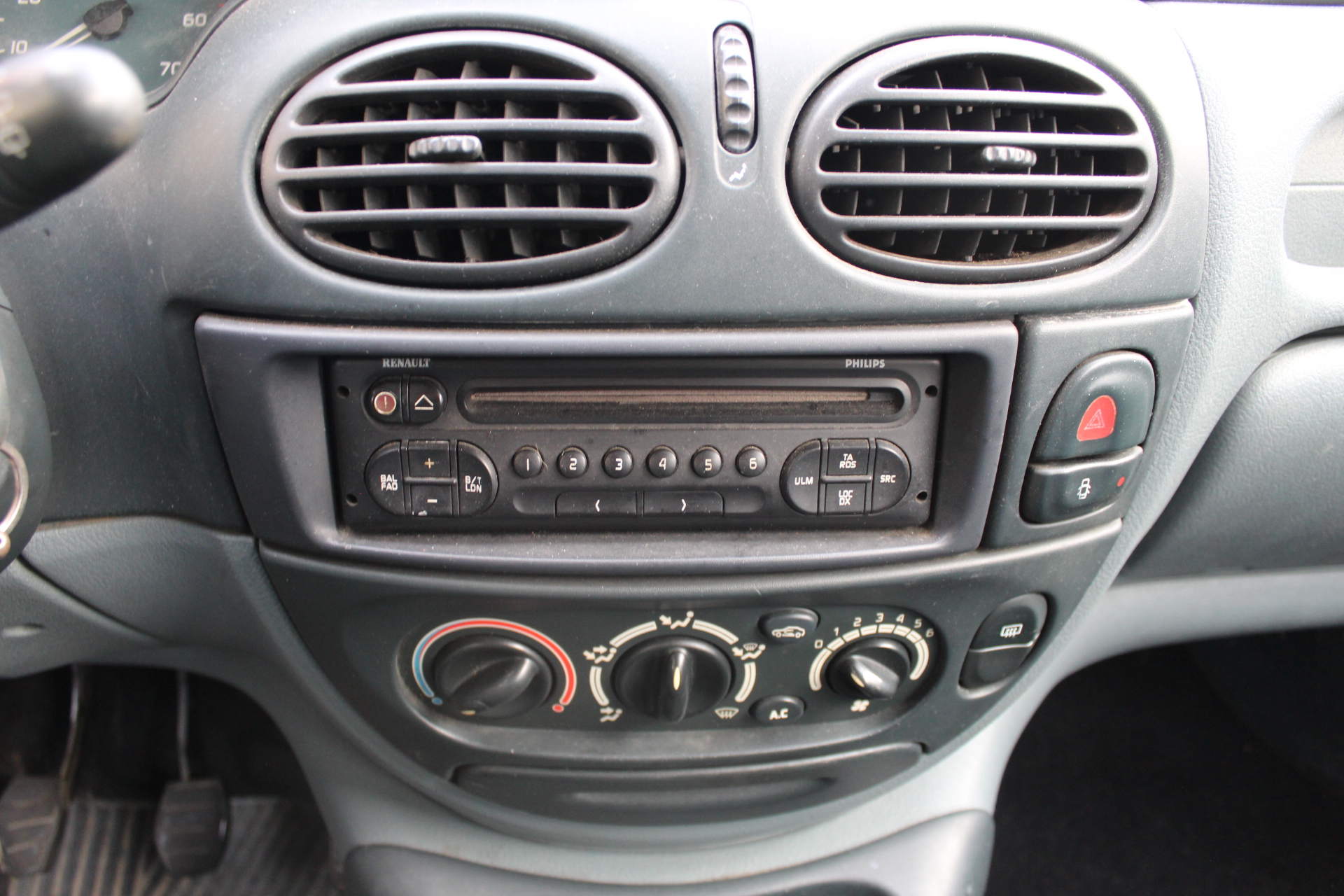 Χειριστήρια Κλιματισμού-Καλοριφέρ Renault Scenic ’00 Προσφορά